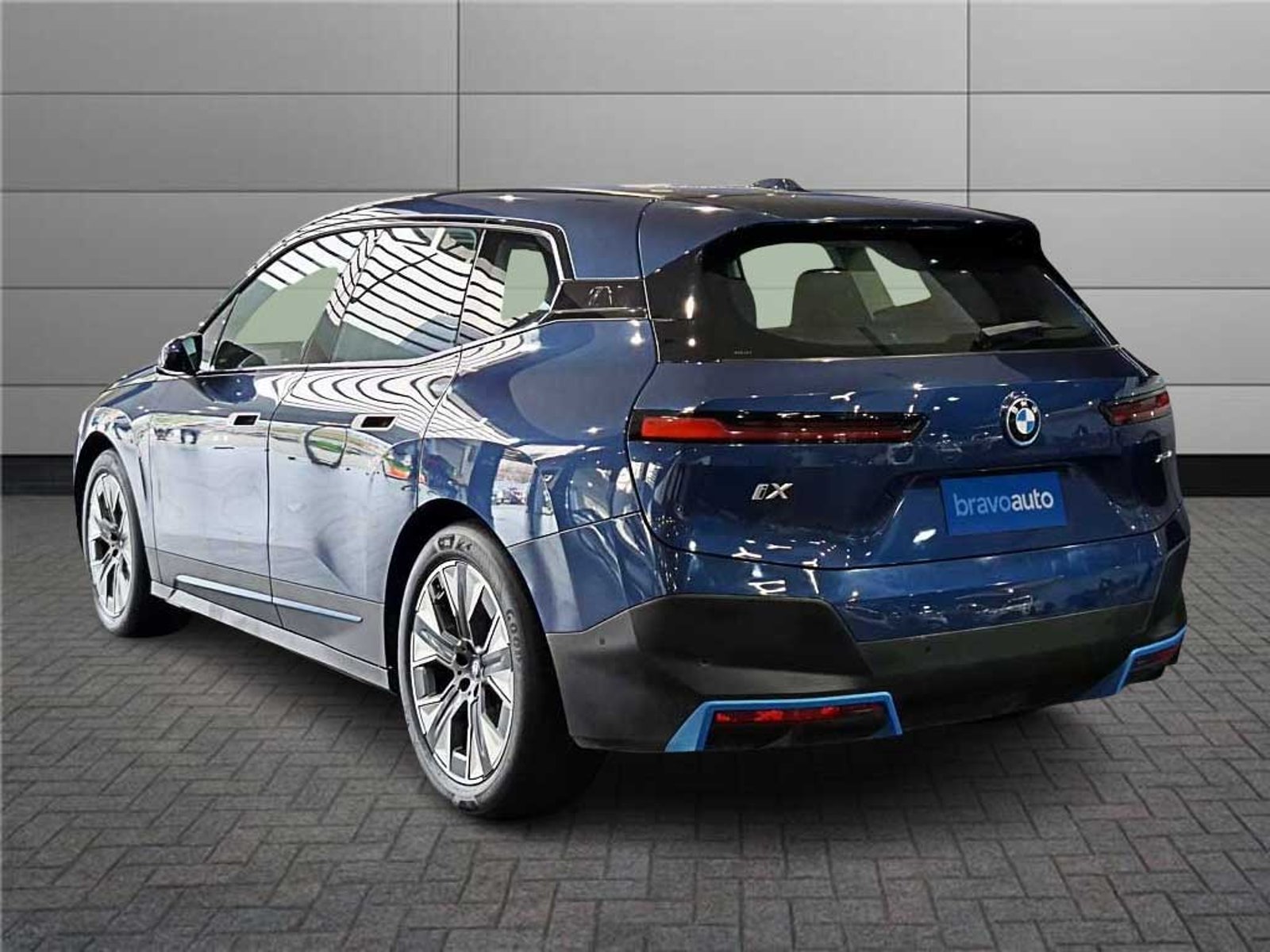 BMW IX 0.0 XDRIVE40 SUITE AT 4X4 ELECTRICO 2023 - Foto 2 de 20