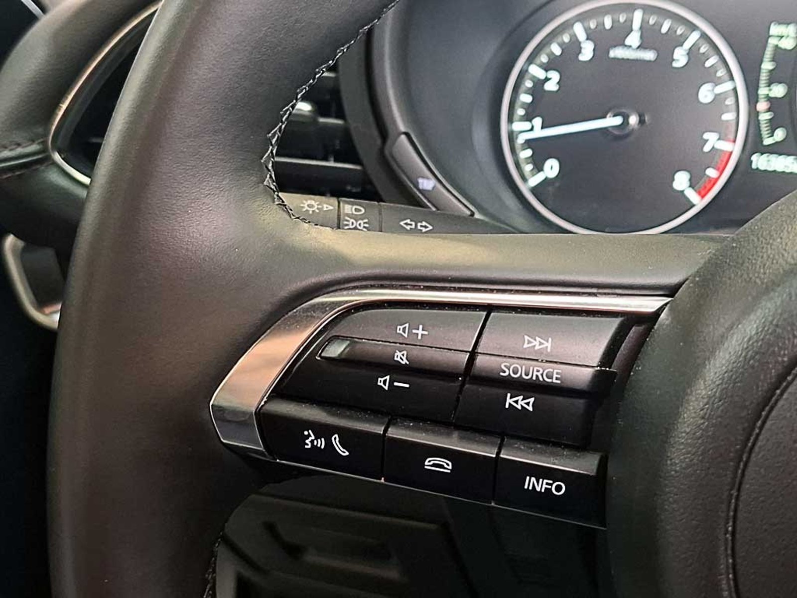 MAZDA 3 SPORT (IN) 2.0 SPORT CORE MT 2025 - Imagen 17 de 20