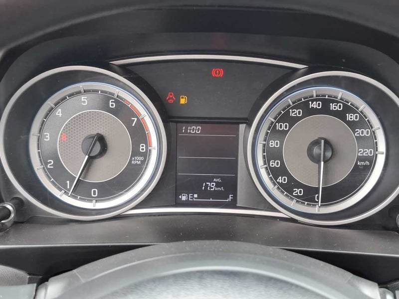 Suzuki DZIRE 1.2 GL MT 2024 - Imagen 17 de 19