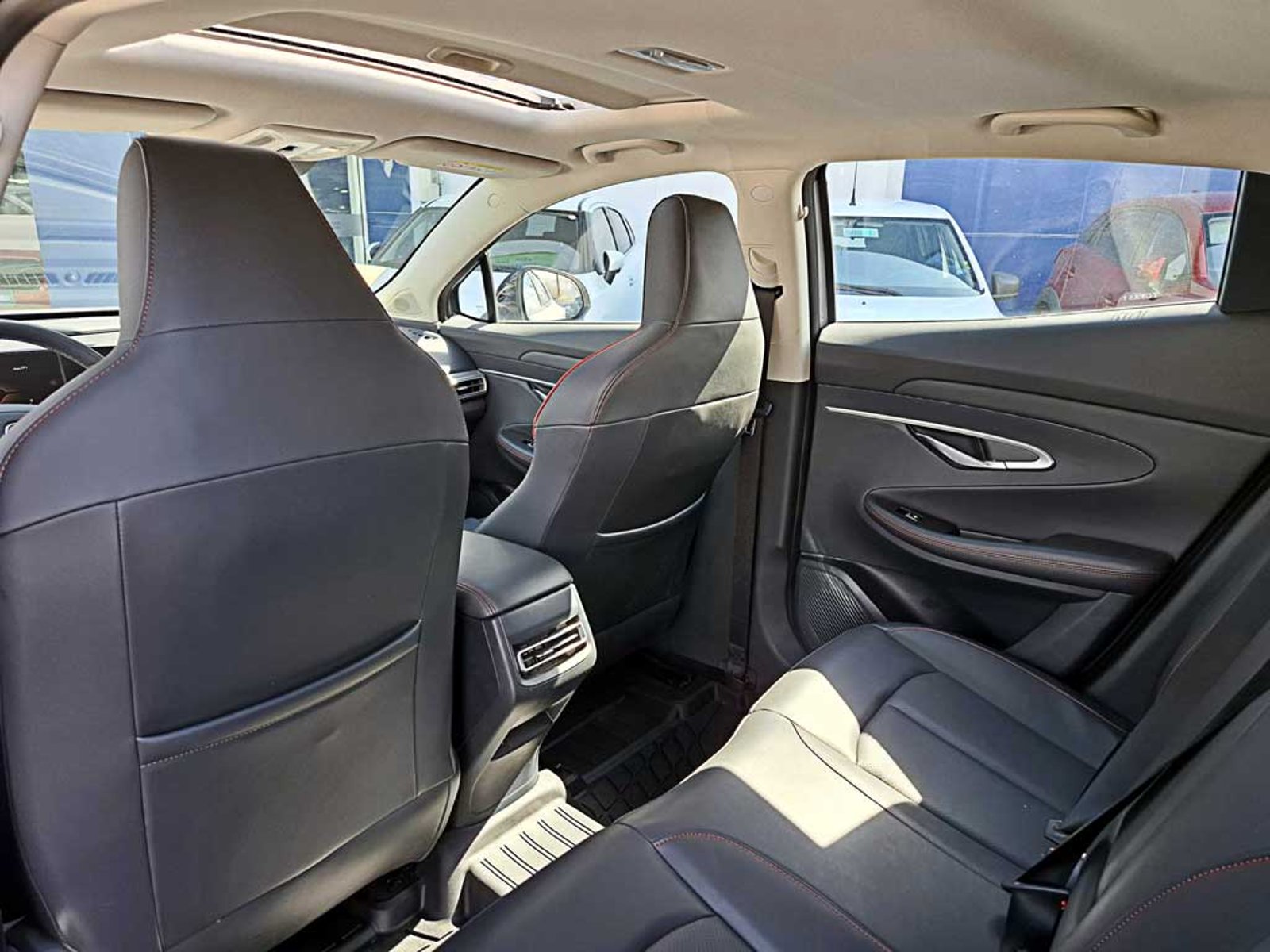 Changan UNI-T 1.5 LUXURY AT 2024 - Imagen 15 de 20