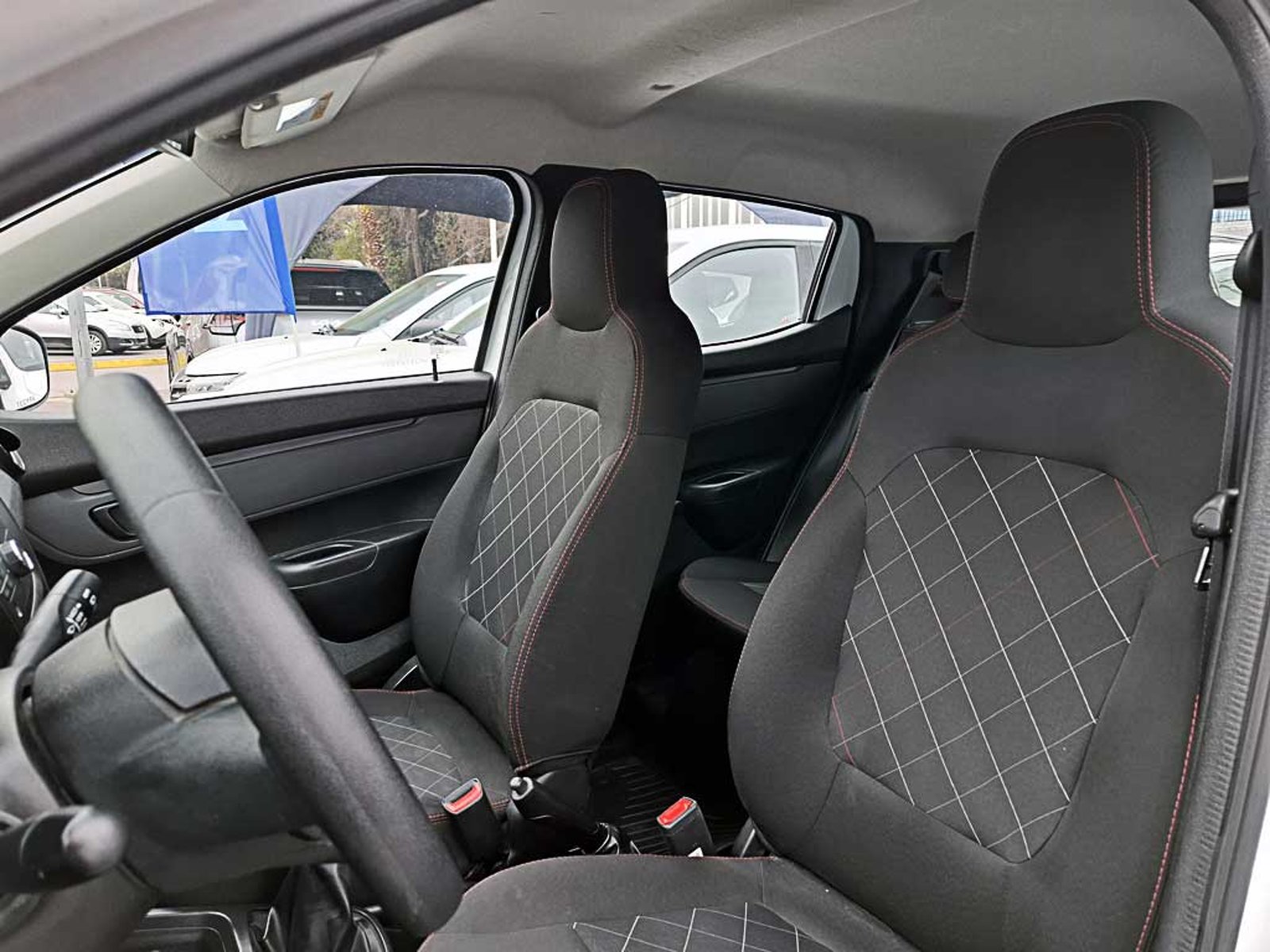 Renault KWID (IN) 1.0 HB INTENS MT 2024 - Imagen 15 de 19