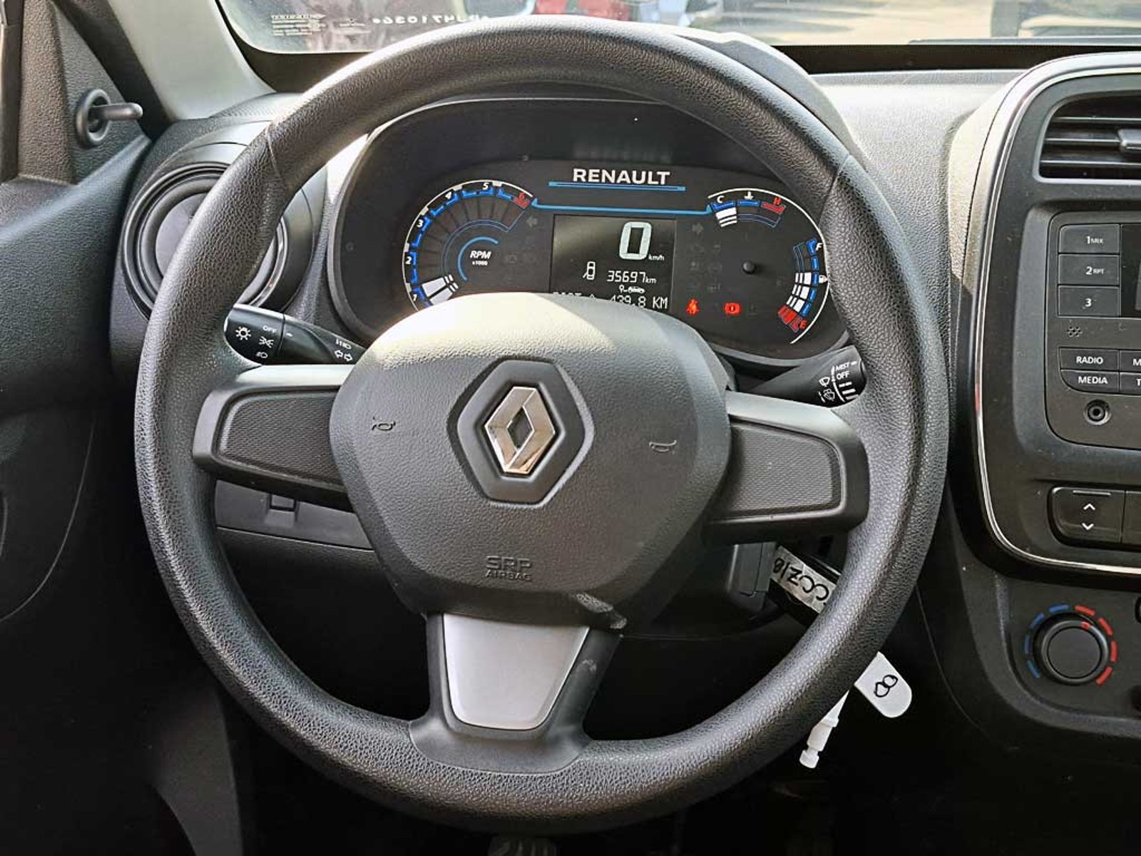 Renault KWID 1.0 HB ZEN MT 2024 - Imagen 14 de 18