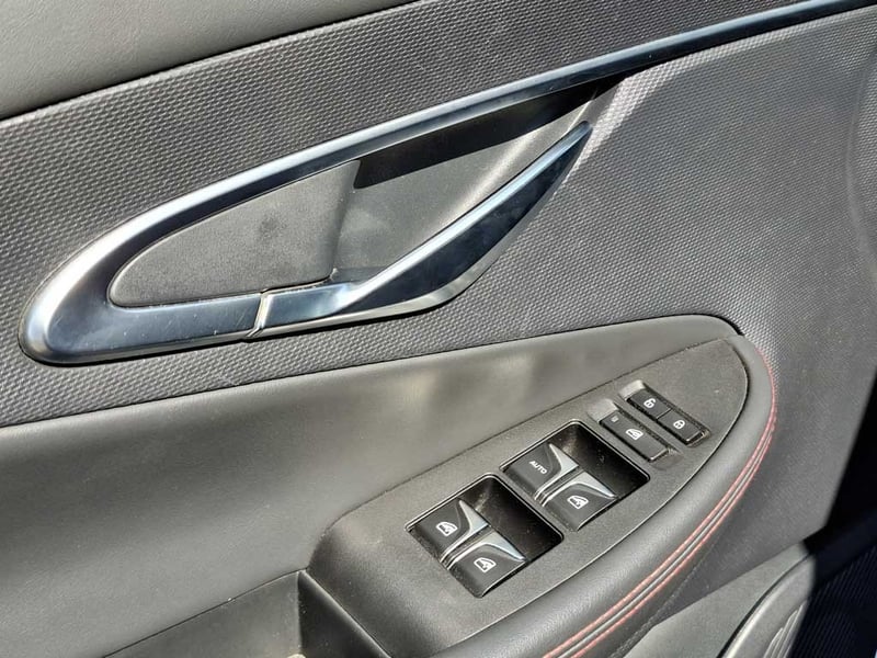 Changan UNI-T 1.5 LUXURY AT 2024 - Imagen 18 de 20