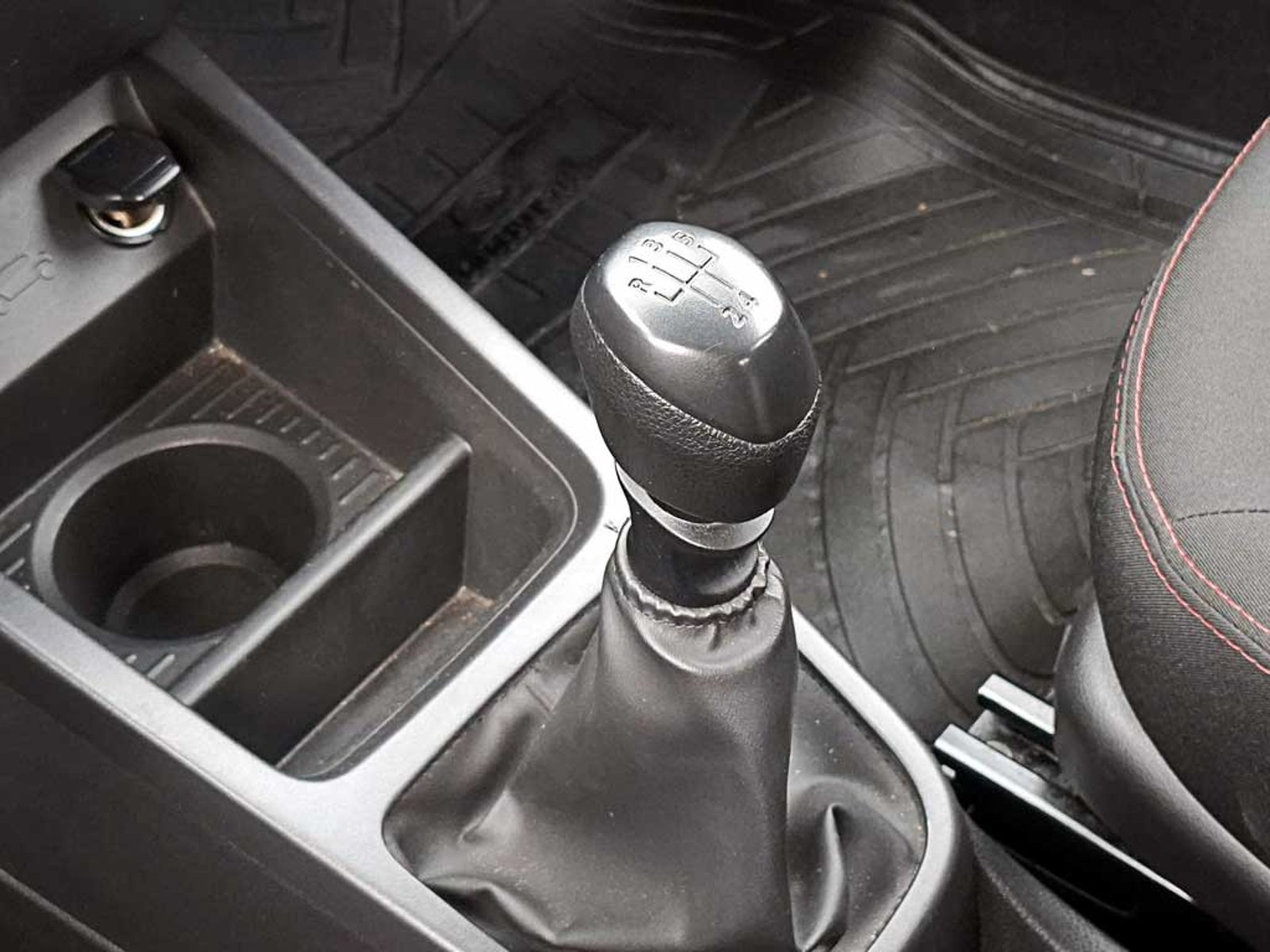 Renault KWID 1.0 HB ZEN MT 2024 - Imagen 19 de 19
