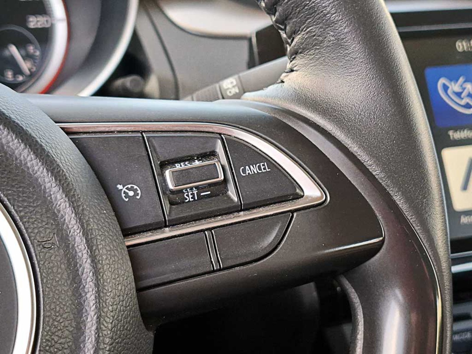 Suzuki SWIFT 1.2 GLX PLUS MT 2023 - Imagen 15 de 19