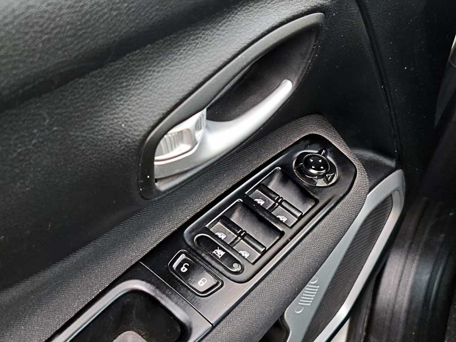 JEEP RENEGADE (IN) 1.8 SPORT LX MT 2022 - Imagen 11 de 20