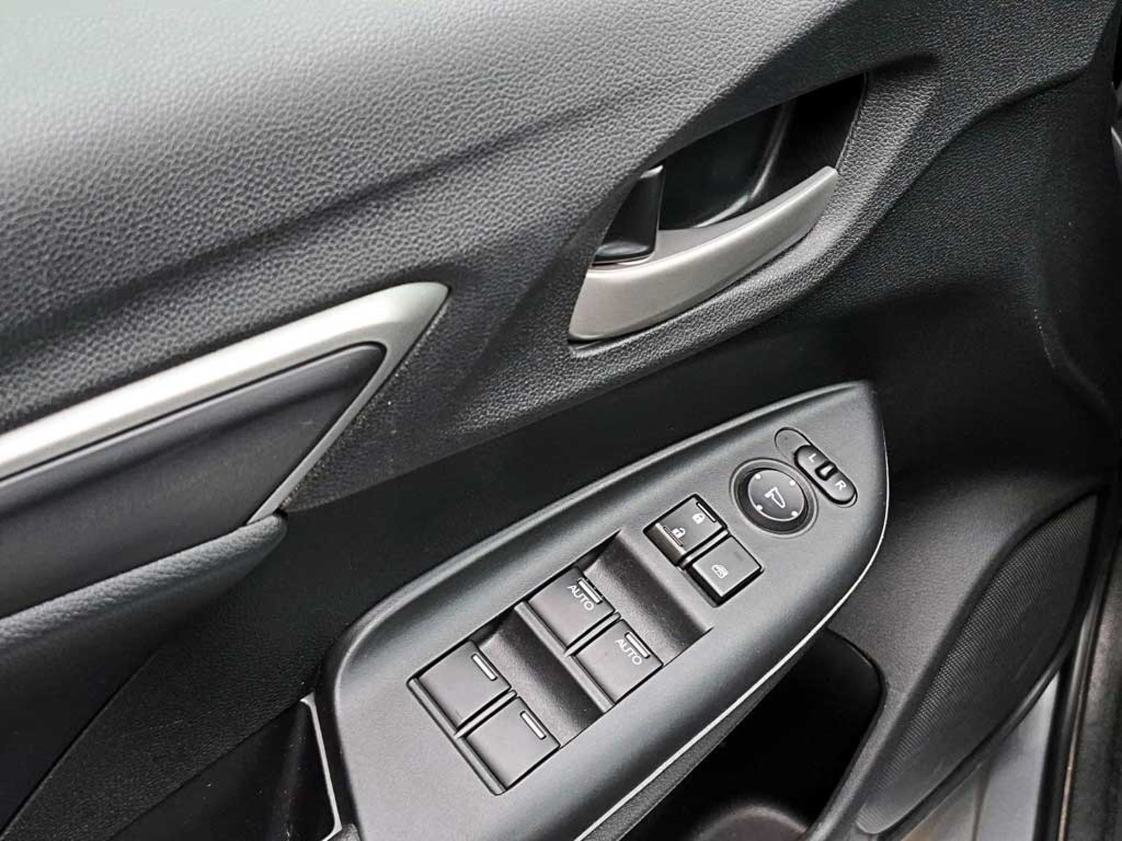Honda WR-V 1.5 EX AT 2025 - Imagen 13 de 19