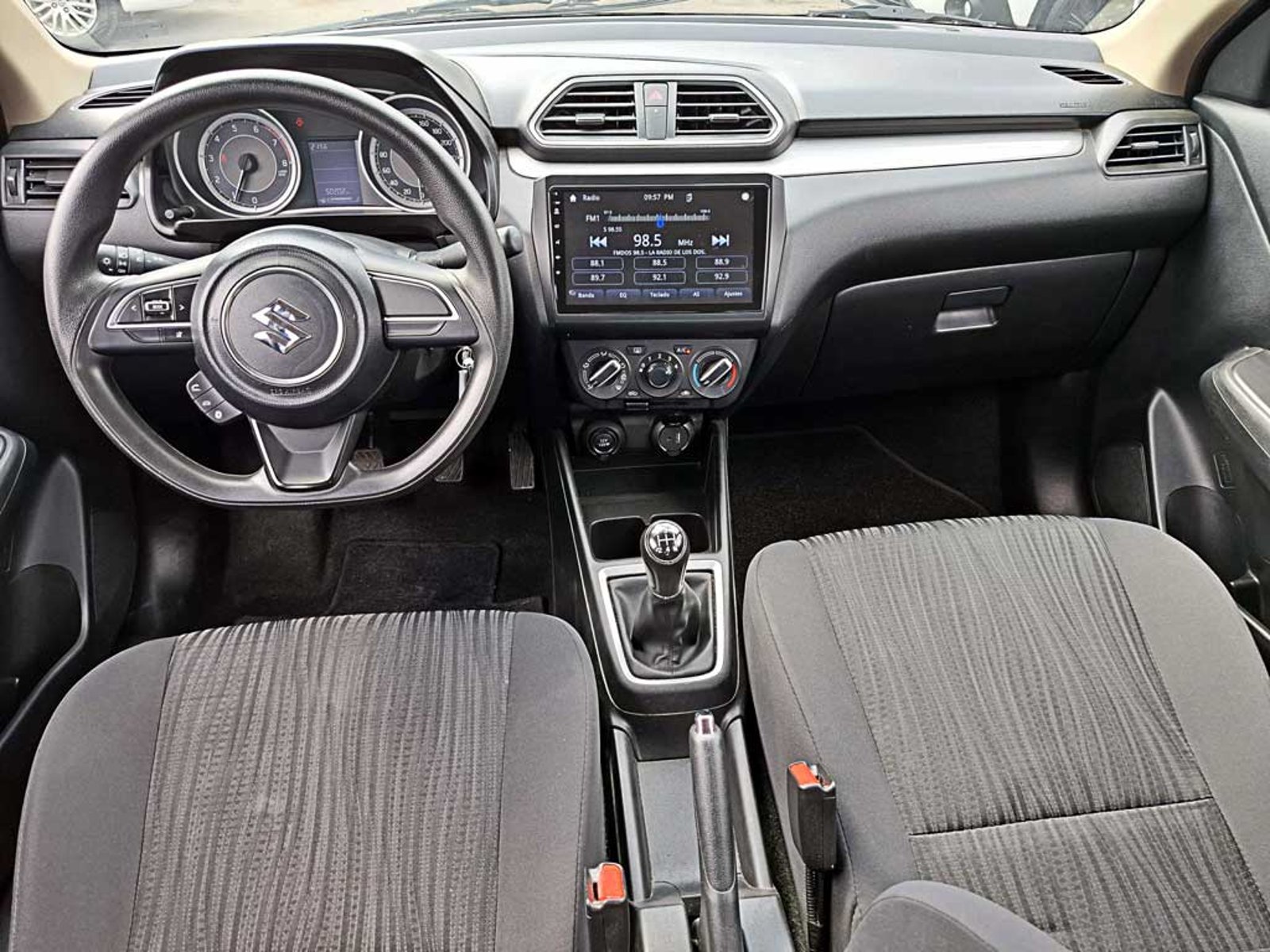 Suzuki DZIRE 1.2 GL MT 2024 - Imagen 12 de 19