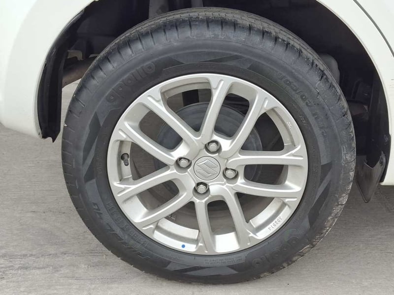 Suzuki SWIFT 1.2 GL MT 2024 - Imagen 7 de 19
