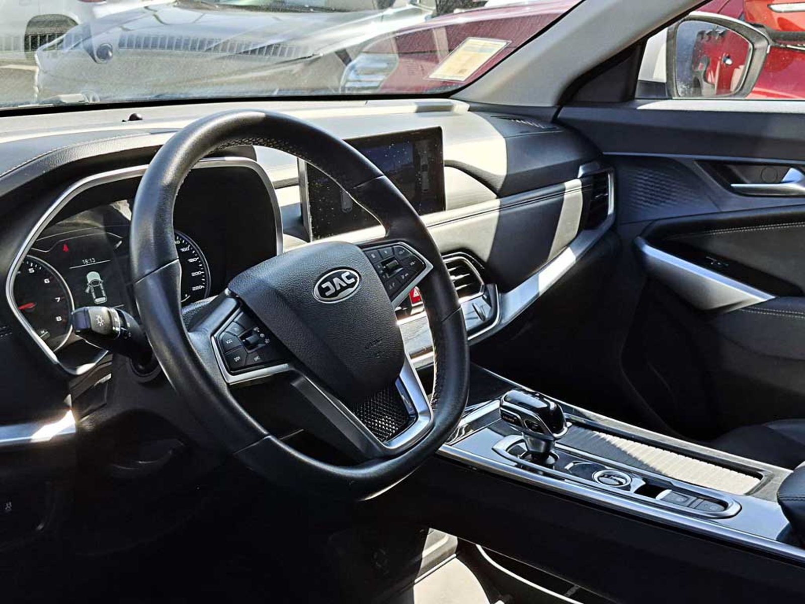 JAC JS8 1.5 LUXURY SE 6 MT 2024 - Imagen 13 de 20