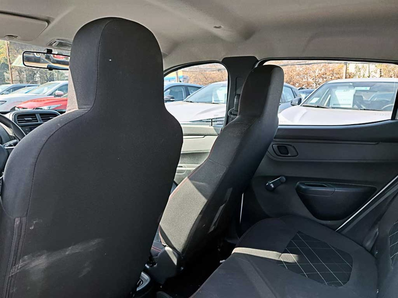 Renault KWID 1.0 HB ZEN MT 2024 - Imagen 12 de 18