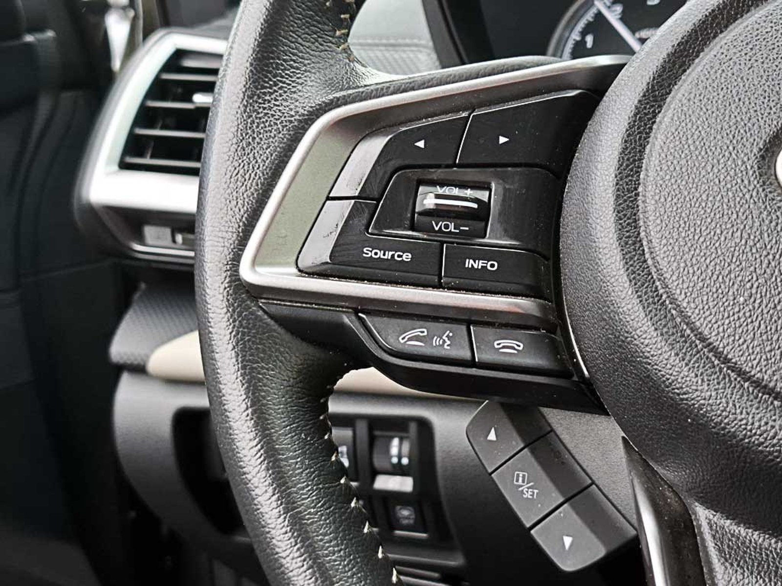 Subaru FORESTER 2.0 DYNAMIC EYESIGHT AT 4X4 2024 - Imagen 16 de 20