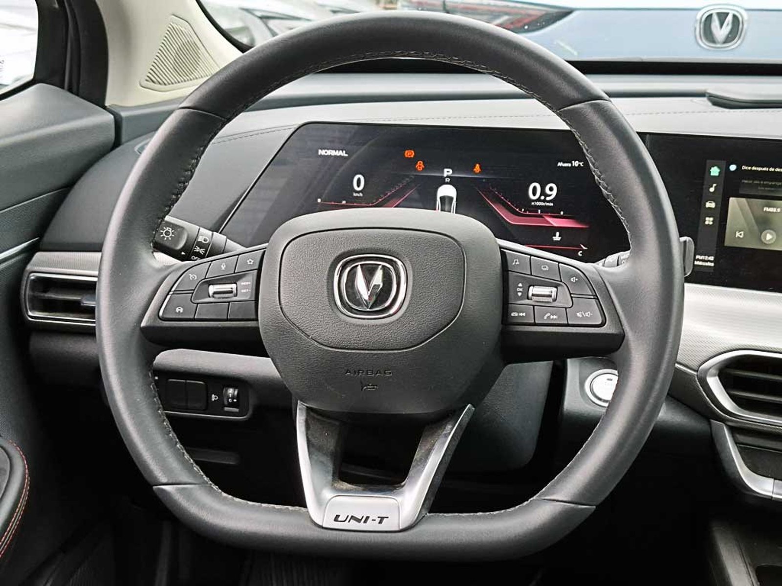 Changan UNI-T 1.5 LUXURY 2024 - Imagen 15 de 20