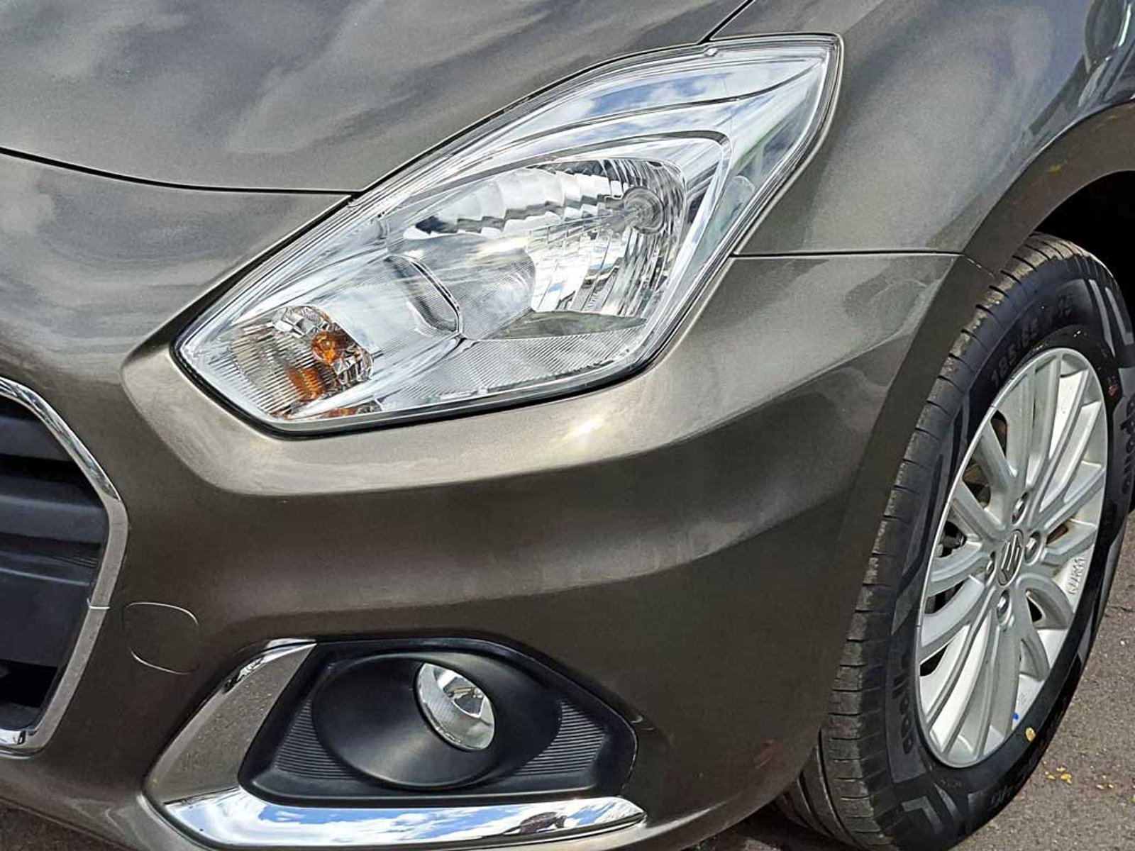 Suzuki DZIRE 1.2 GL MT 2024 - Imagen 7 de 19
