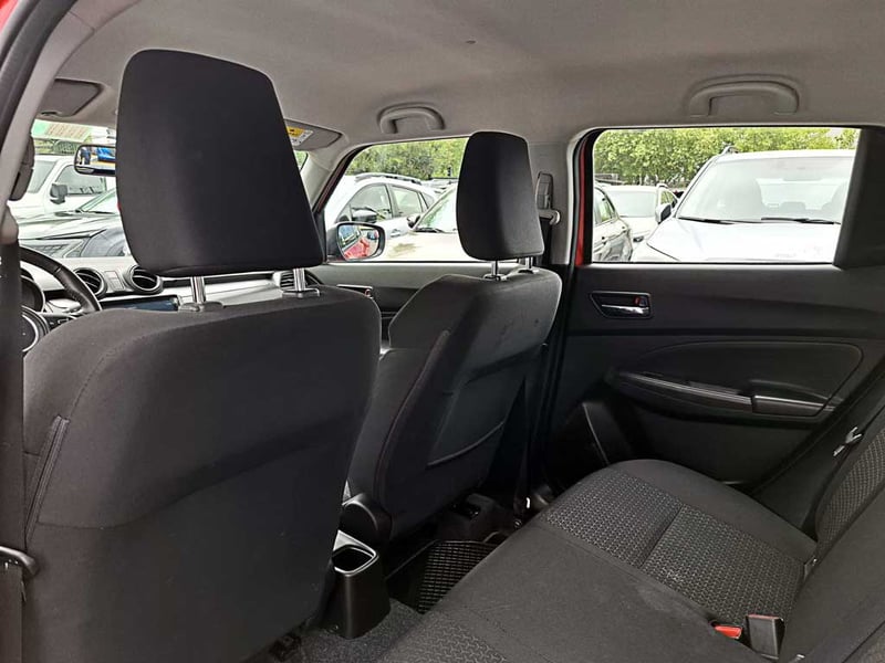 Suzuki SWIFT GLX HB 1.2 AT 2024 - Imagen 15 de 19