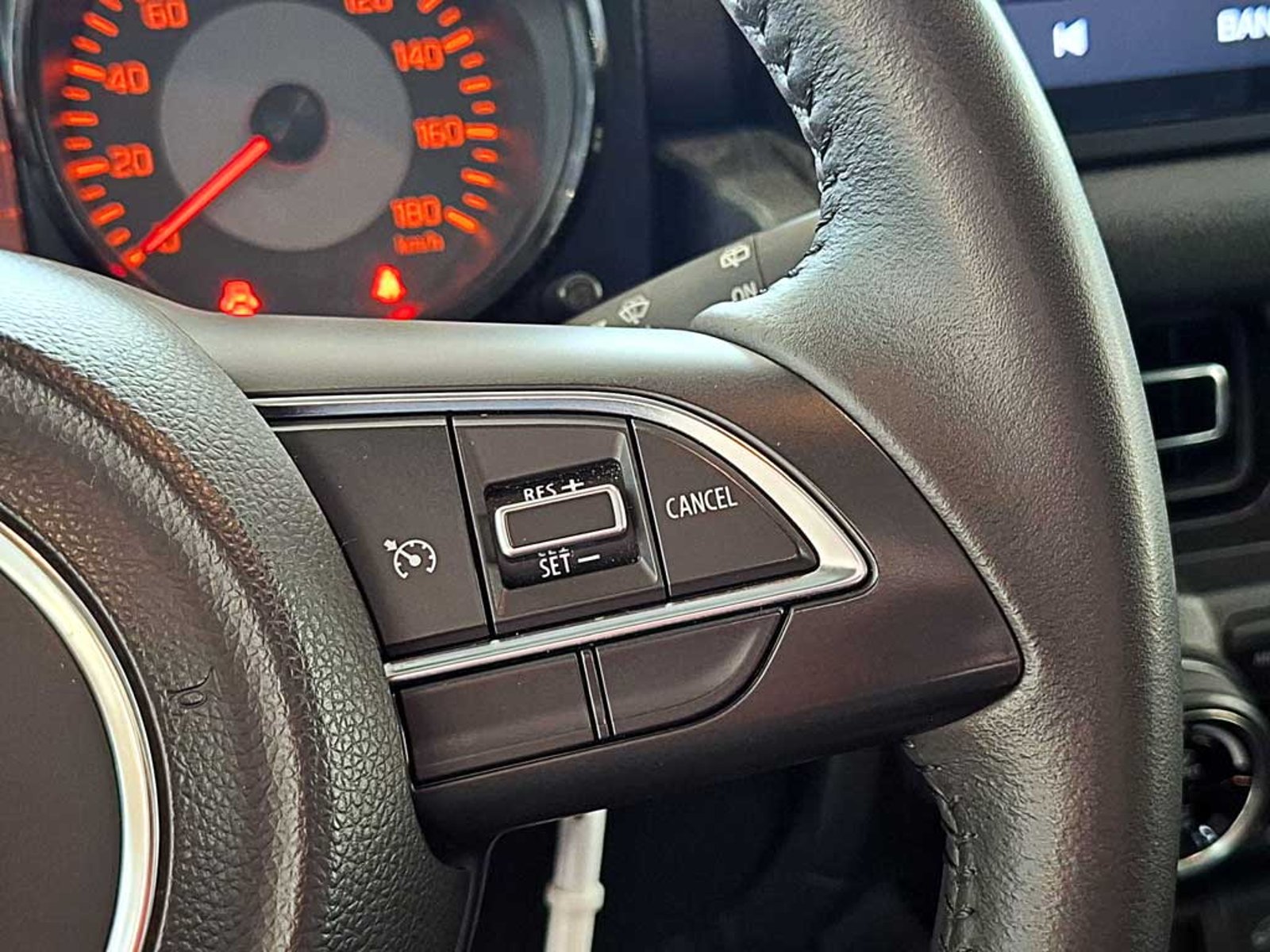 Suzuki JIMNY 1.5 GLX AT 4X4 2024 - Imagen 19 de 20