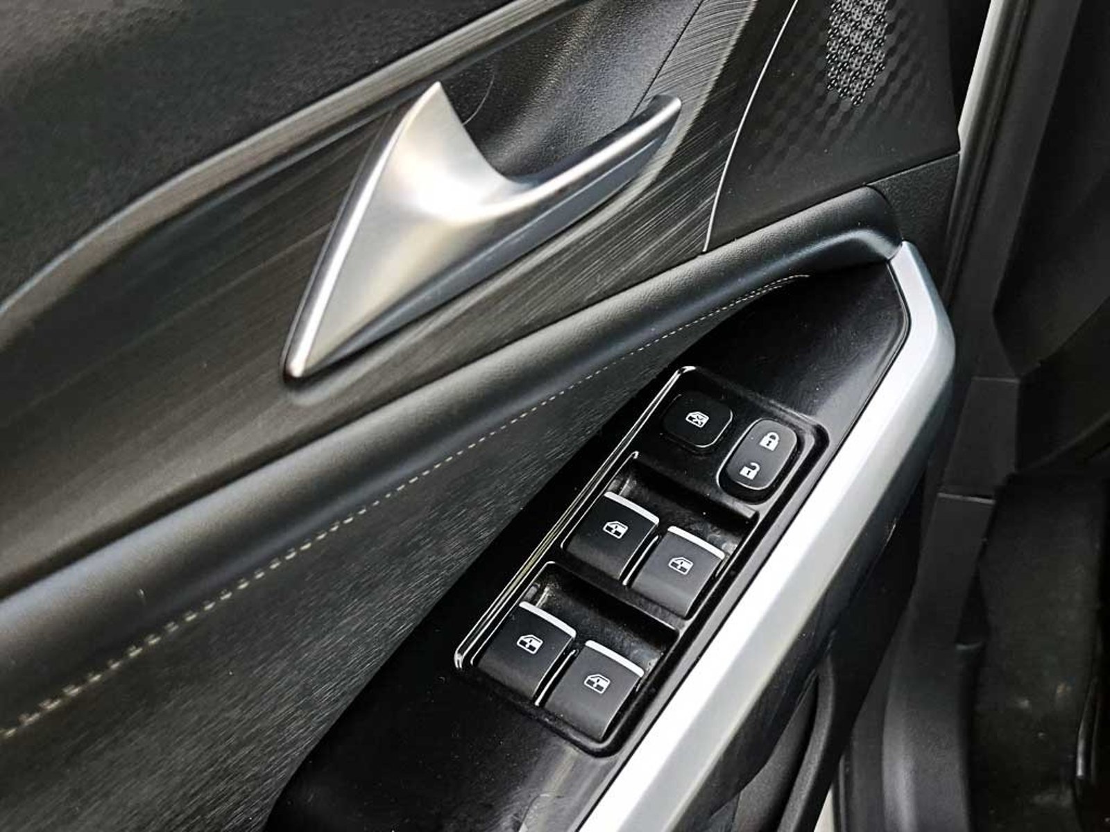JAC JS8 (IN) 1.5 LUXURY SE DCT AT 2024 - Imagen 11 de 20