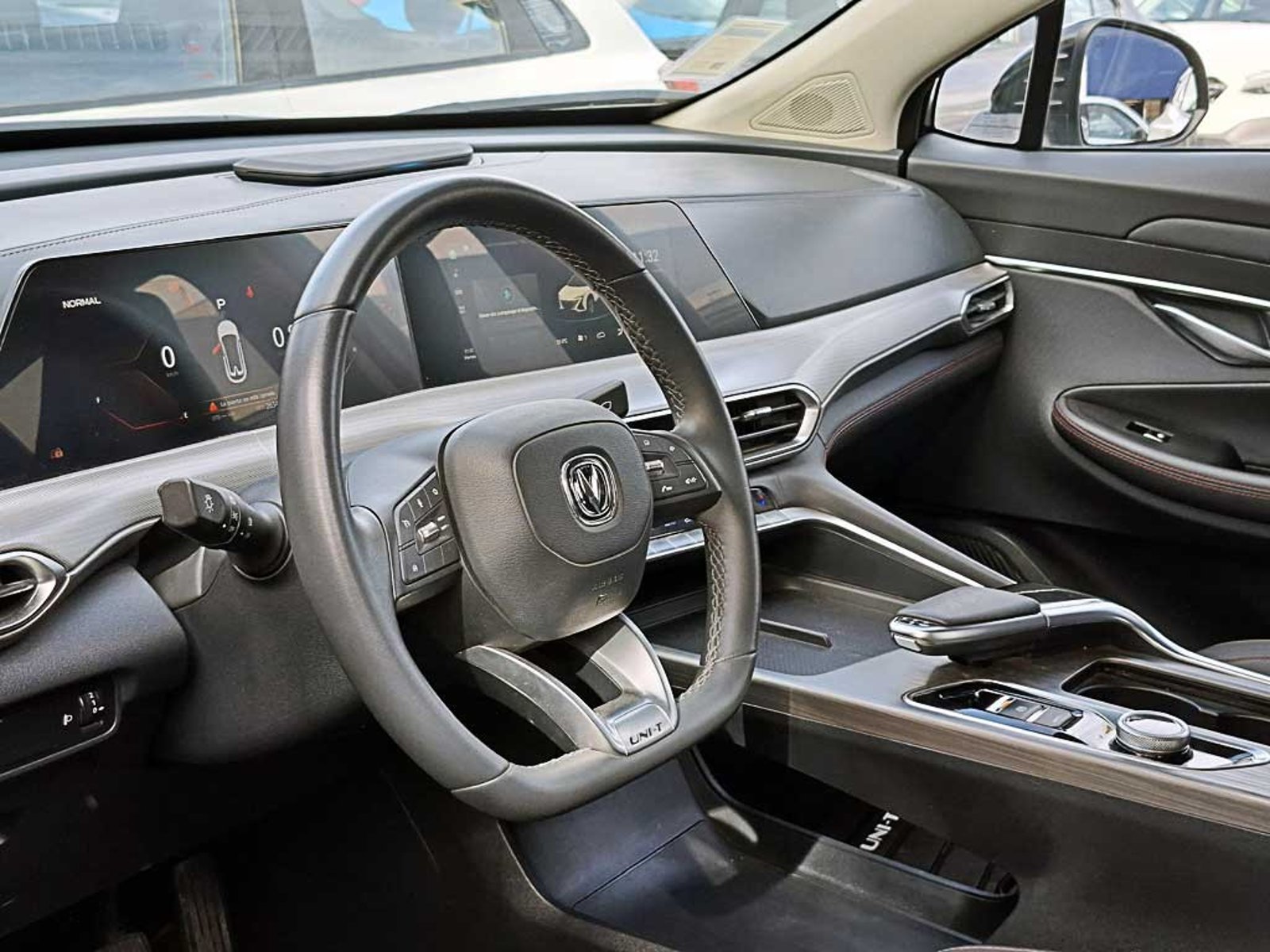 CHANGAN UNI-T (IN) 1.5 LUXURY AT 2024 - Imagen 11 de 20