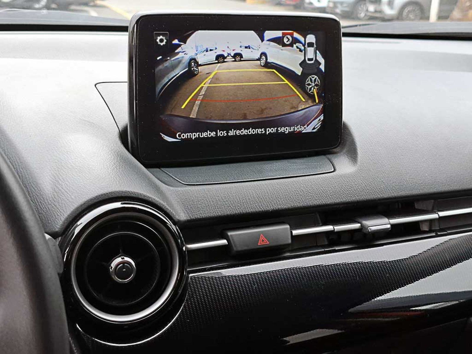 Mazda CX-3 2.0 CORE AT 2024 - Imagen 19 de 20