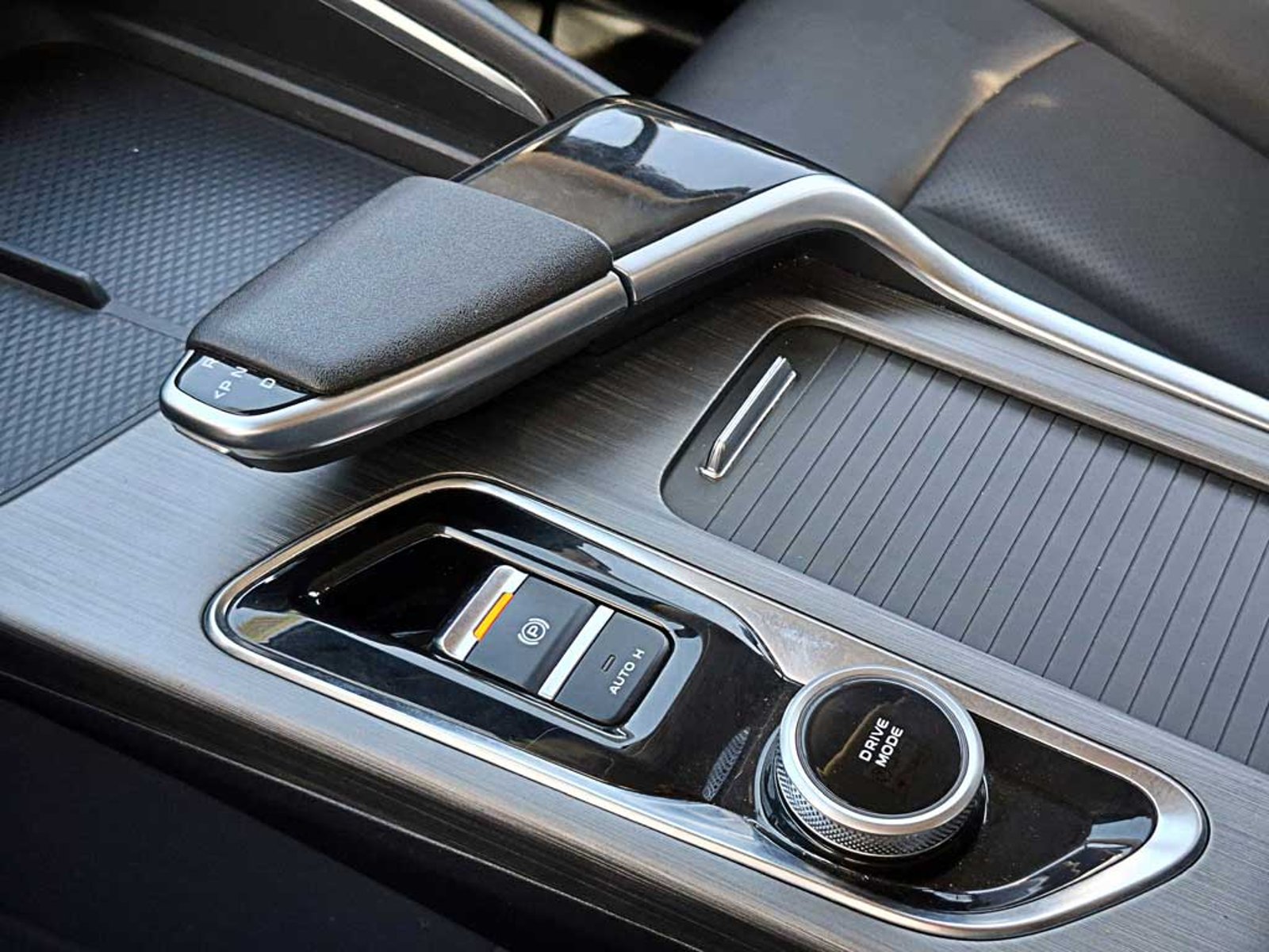 Changan UNI-T 1.5 LUXURY AT 2024 - Imagen 19 de 20