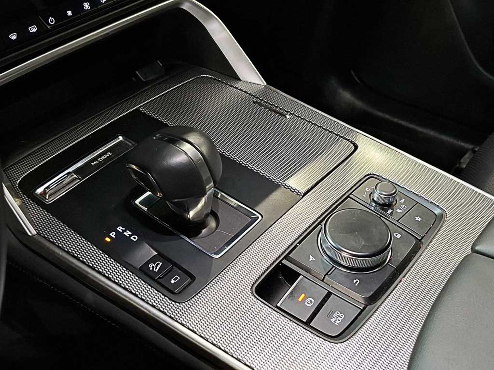 Mazda CX-90 3.3 SIGNATURE AT 4X4 HIBRIDO 2025 - Imagen 19 de 20