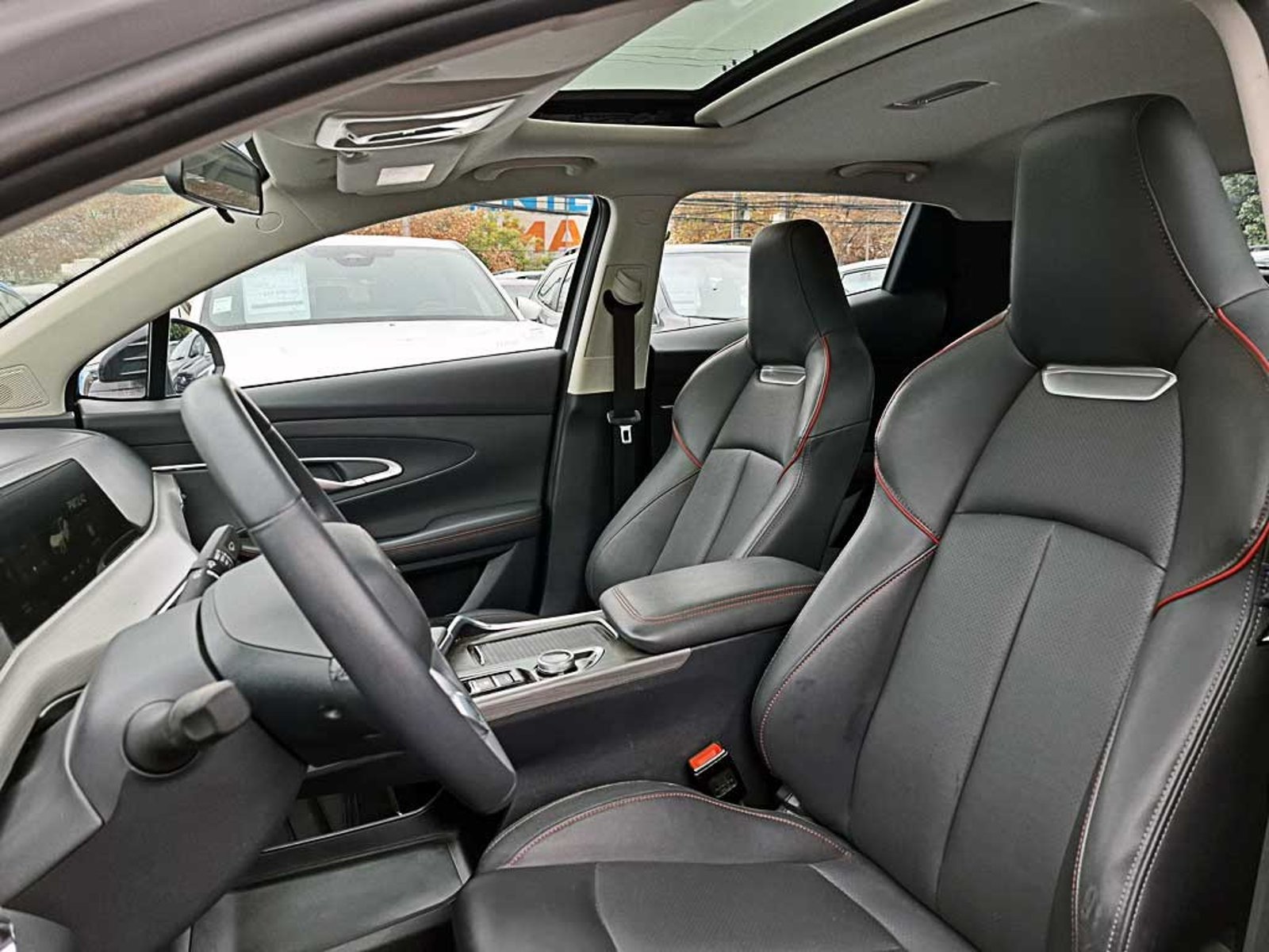 Changan UNI-T 1.5 LUXURY 2024 - Imagen 12 de 20