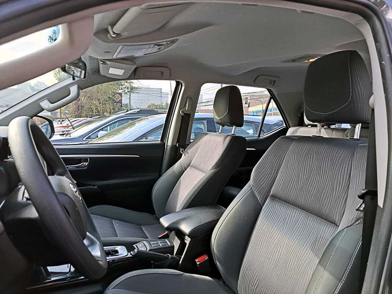 Toyota FORTUNER 2.7 SR5 AT 2025 - Imagen 15 de 20