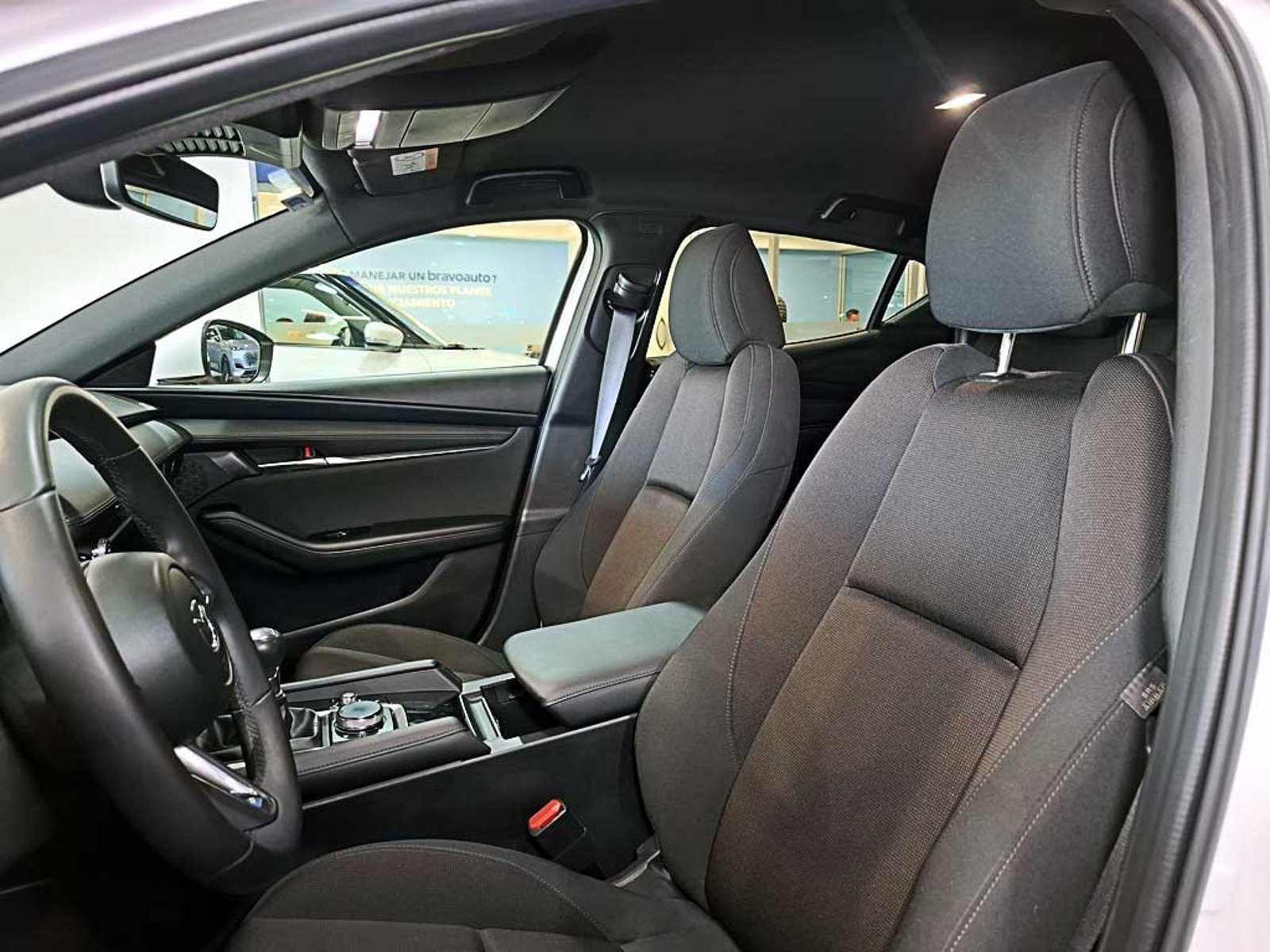 Mazda 3 SPORT 2.0 SPORT CORE MT 2025 - Imagen 14 de 20