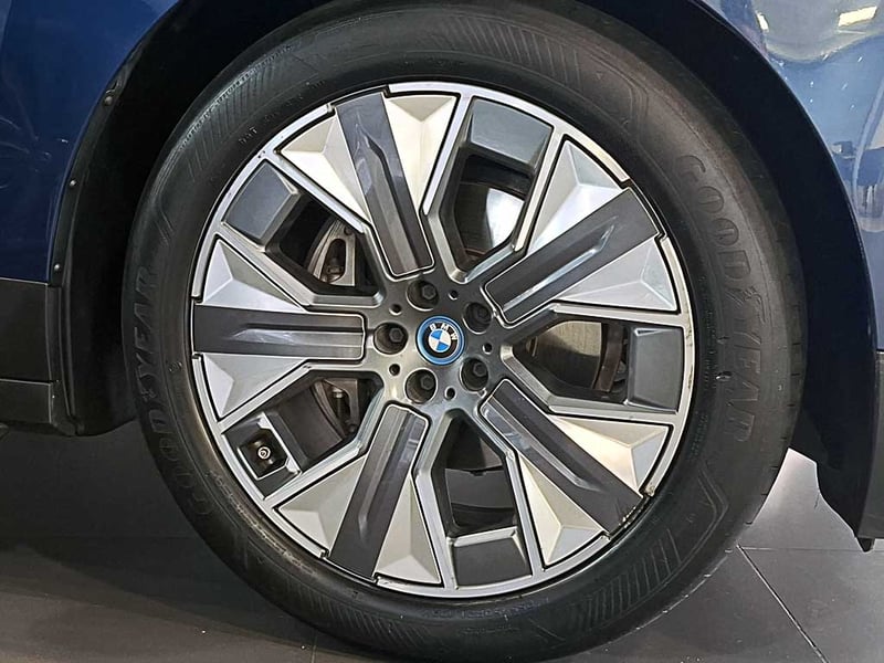 BMW IX 0.0 XDRIVE40 SUITE AT 4X4 ELECTRICO 2023 - Imagen 13 de 20