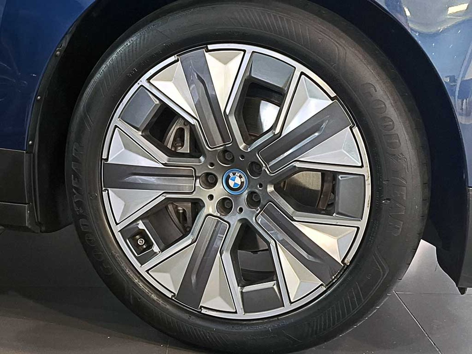 BMW IX 0.0 XDRIVE40 SUITE AT 4X4 ELECTRICO 2023 - Imagen 13 de 20