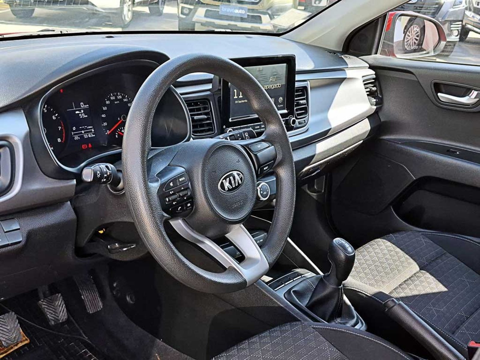 Kia RIO 5 1.4 LX AC MT 2021 - Imagen 13 de 20
