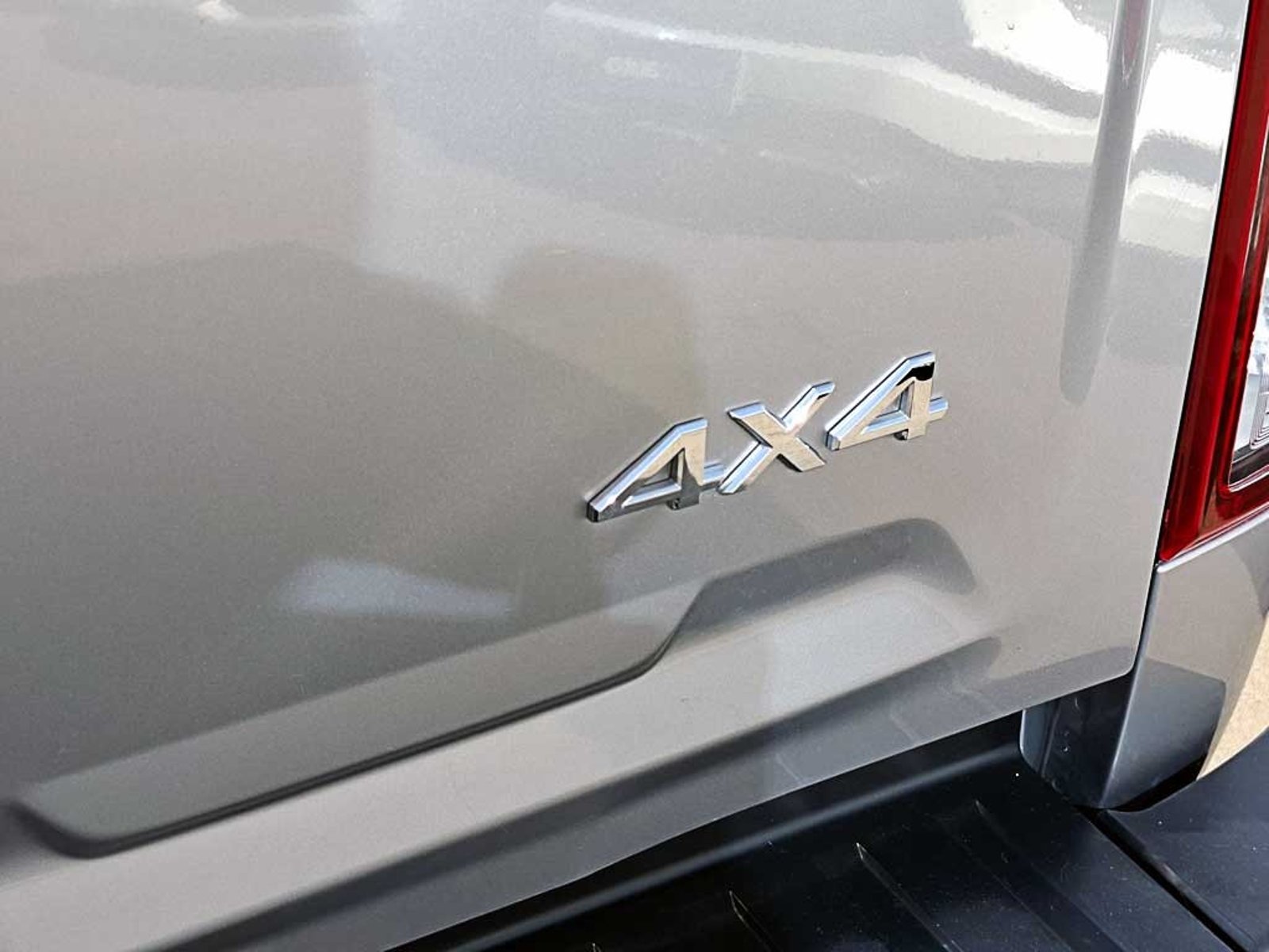 MAZDA BT-50 (IN) 3.0 DC HIGH PLUS AT 4X4 DIESEL 2025 - Imagen 9 de 20