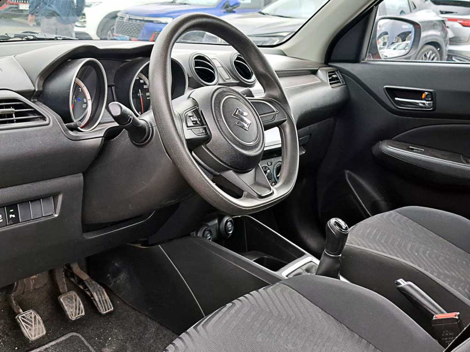 Suzuki SWIFT 1.2 GL MT 2024 - Imagen 10 de 20