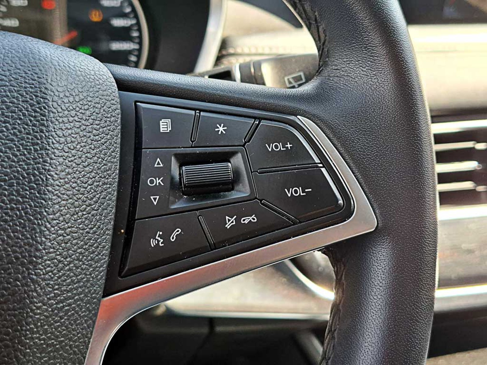 JAC JS8 1.5 LUXURY SE 6 MT 2024 - Imagen 18 de 20