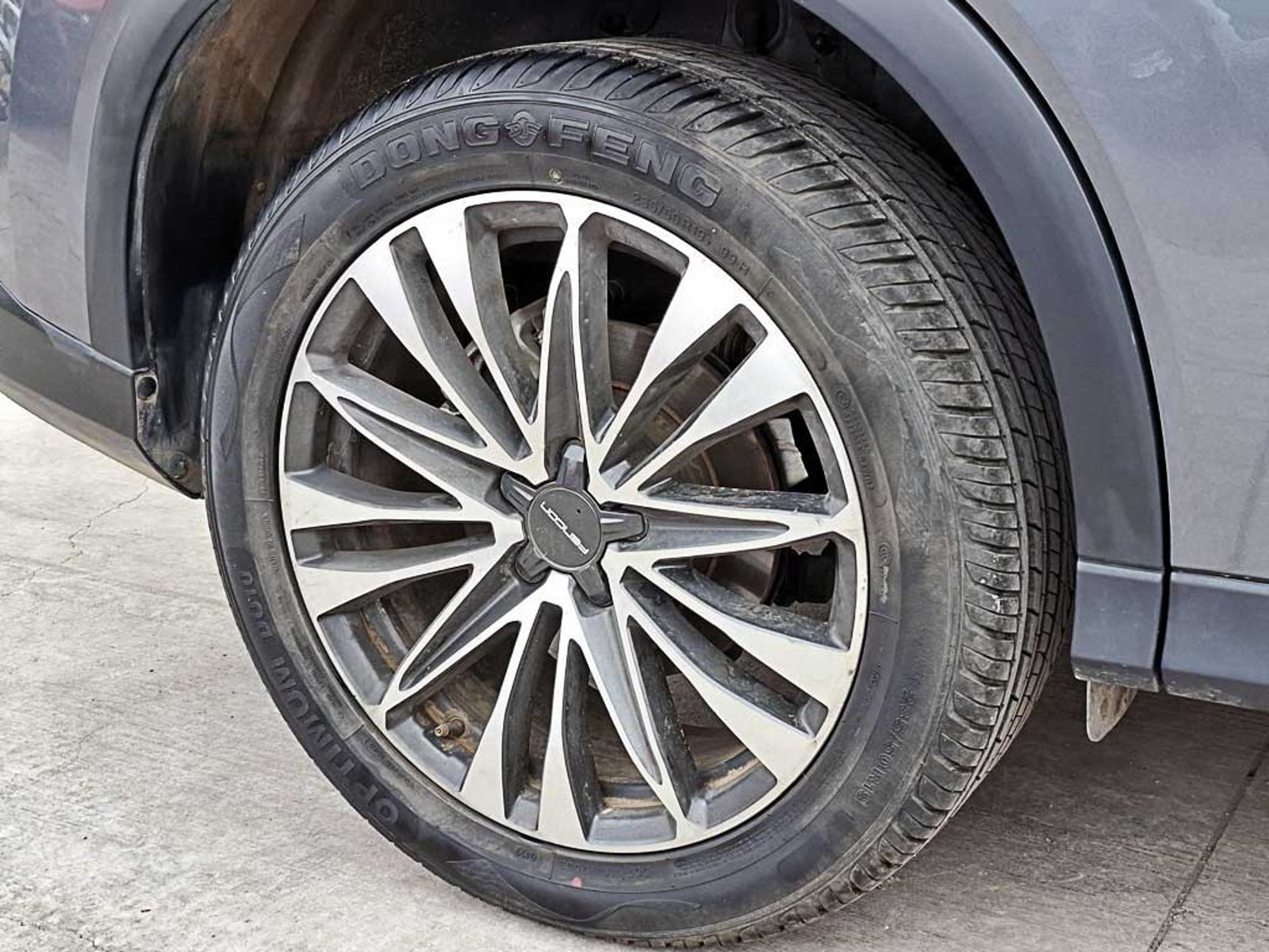 DFSK SUV 600 (IN) 1.5 T LUXURY AT 2024 - Imagen 8 de 20