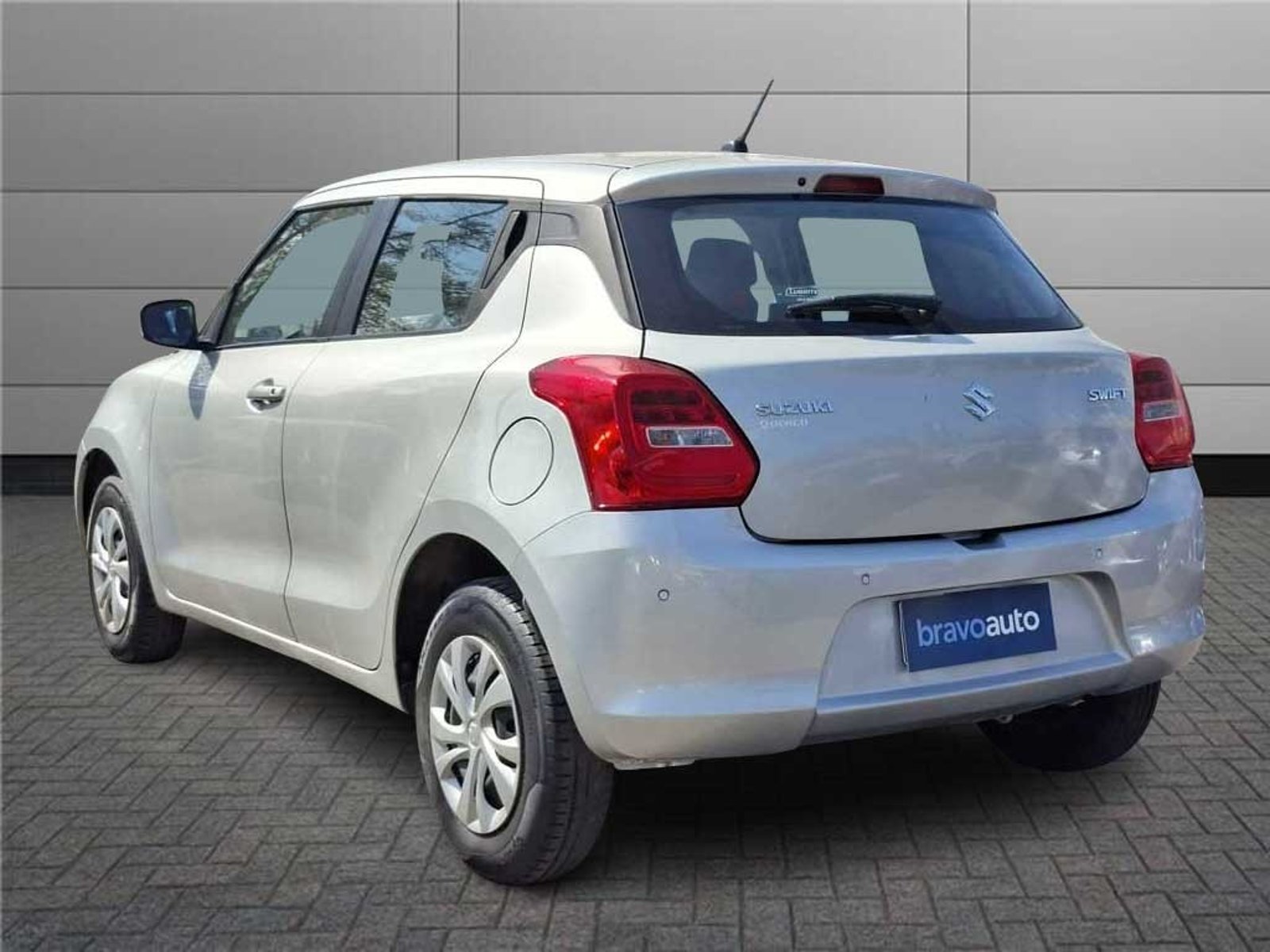 Suzuki SWIFT 1.2 GL MT 2024 - Foto 2 de 20