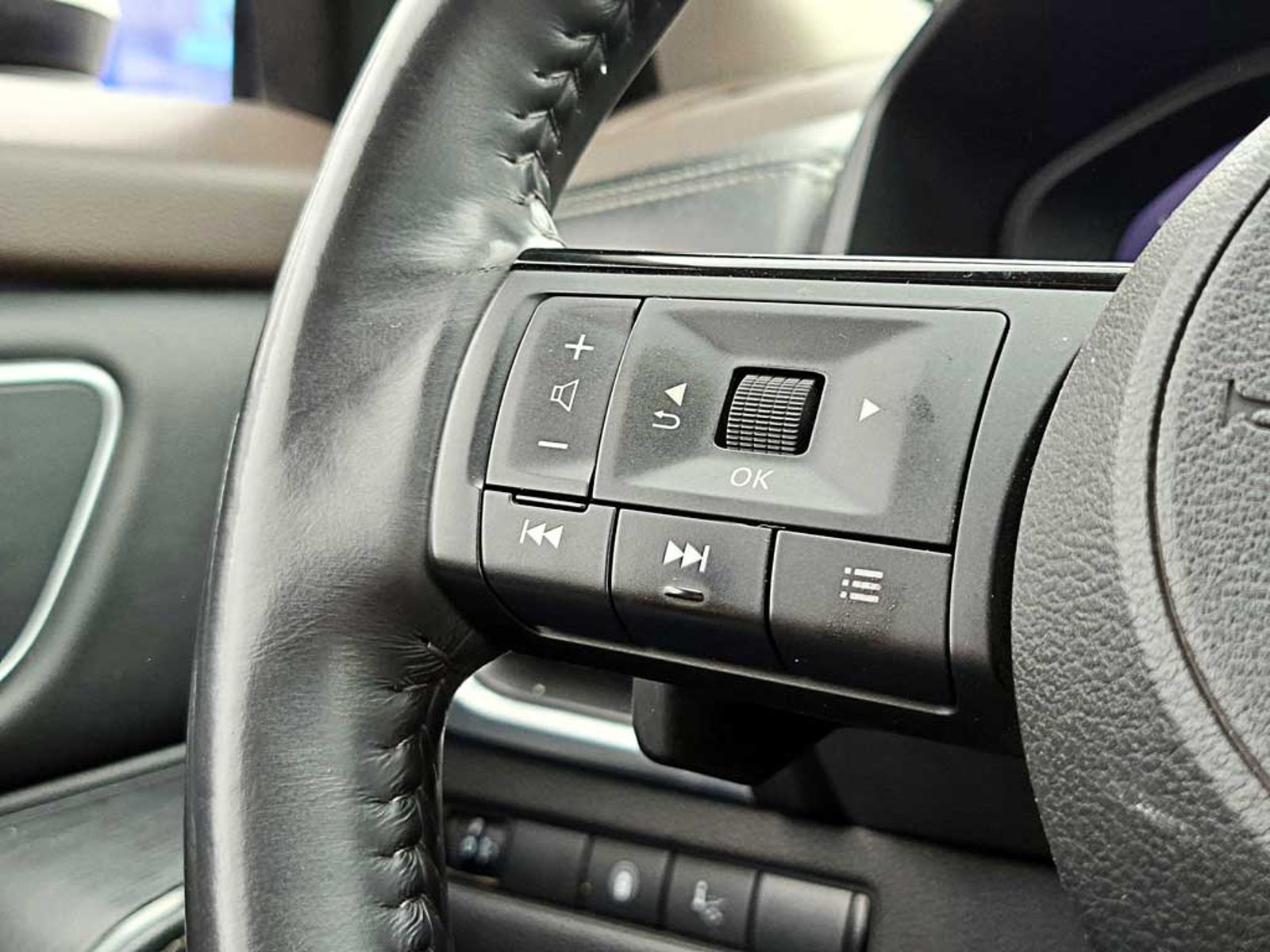 Nissan X-TRAIL 2.5 EXCLUSIVE AT 4X4 2023 - Imagen 18 de 20