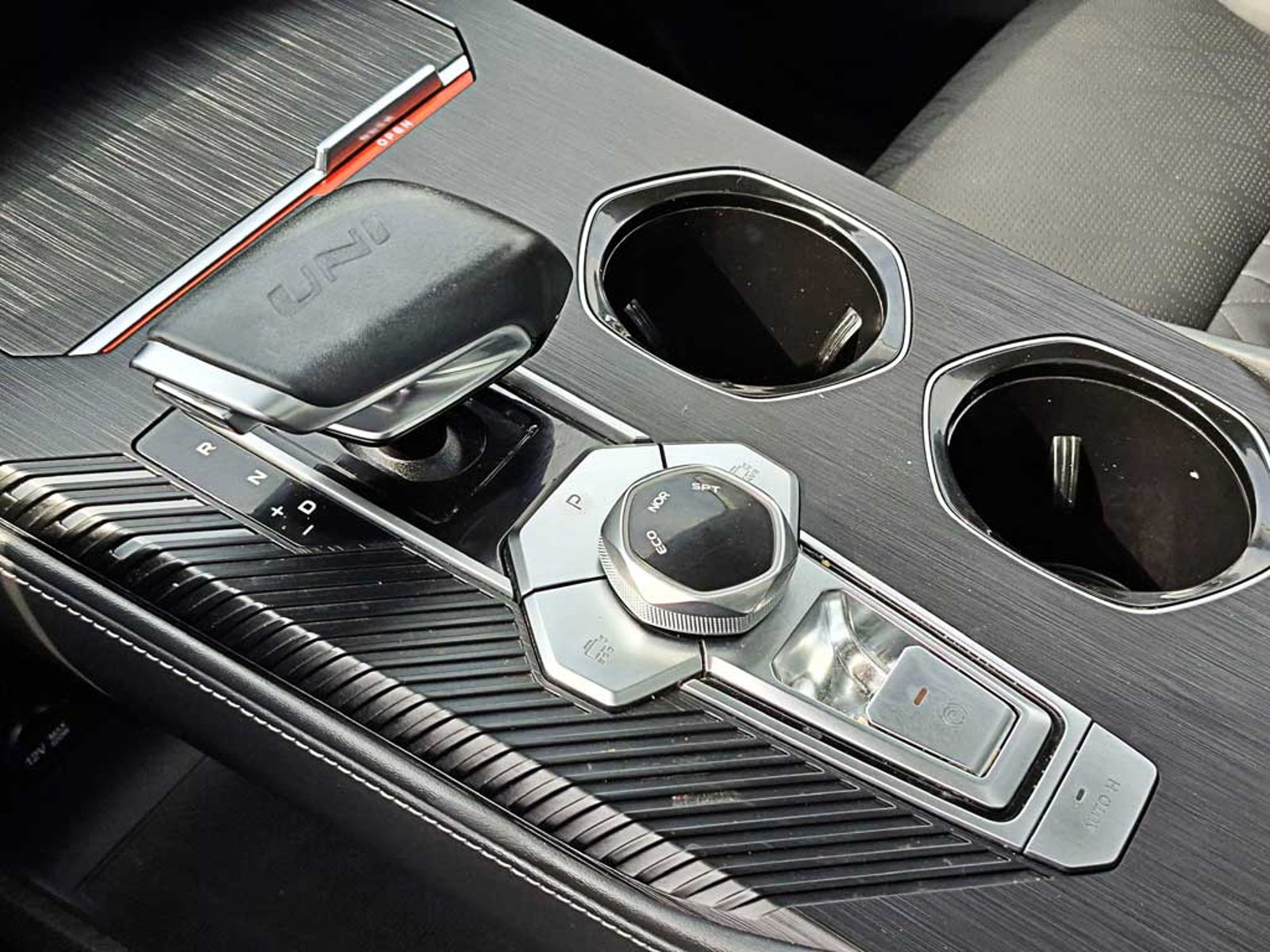 Changan UNI-K 2.0 T LUXURY AT 2024 - Imagen 18 de 20