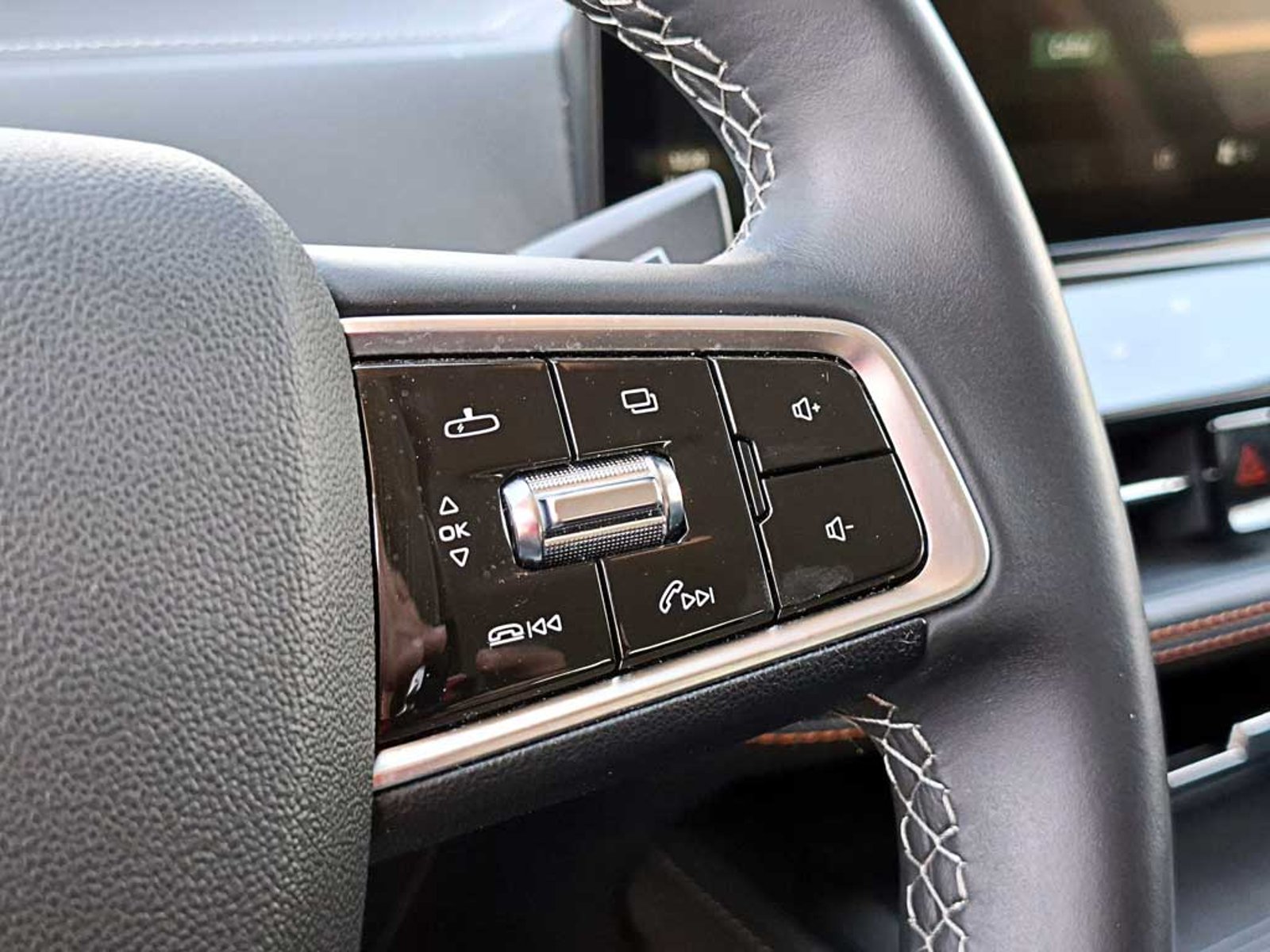 Changan UNI-K 2.0 T LUXURY AT 2025 - Imagen 17 de 20