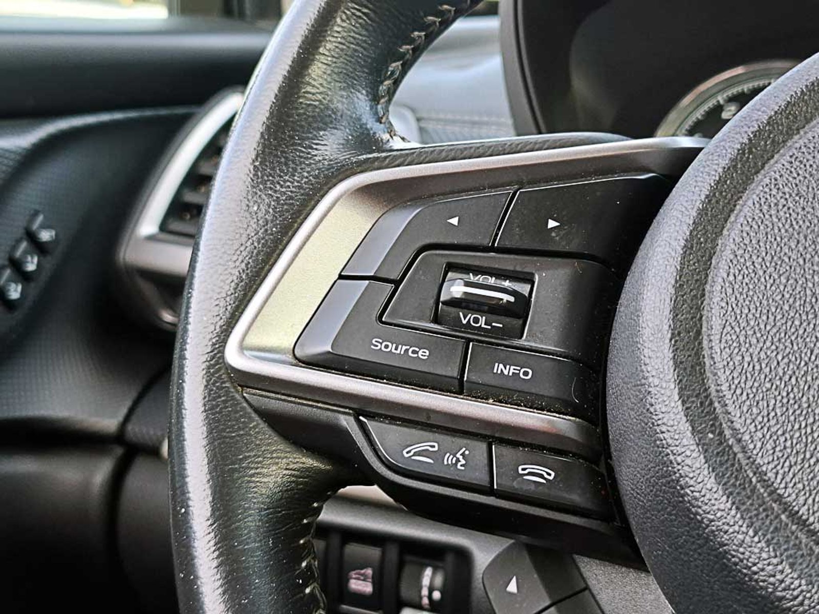 Subaru FORESTER (IN) 2.5 AWD LIMITED EYESIGHT GARDX AT 4X4 2024 - Imagen 17 de 20