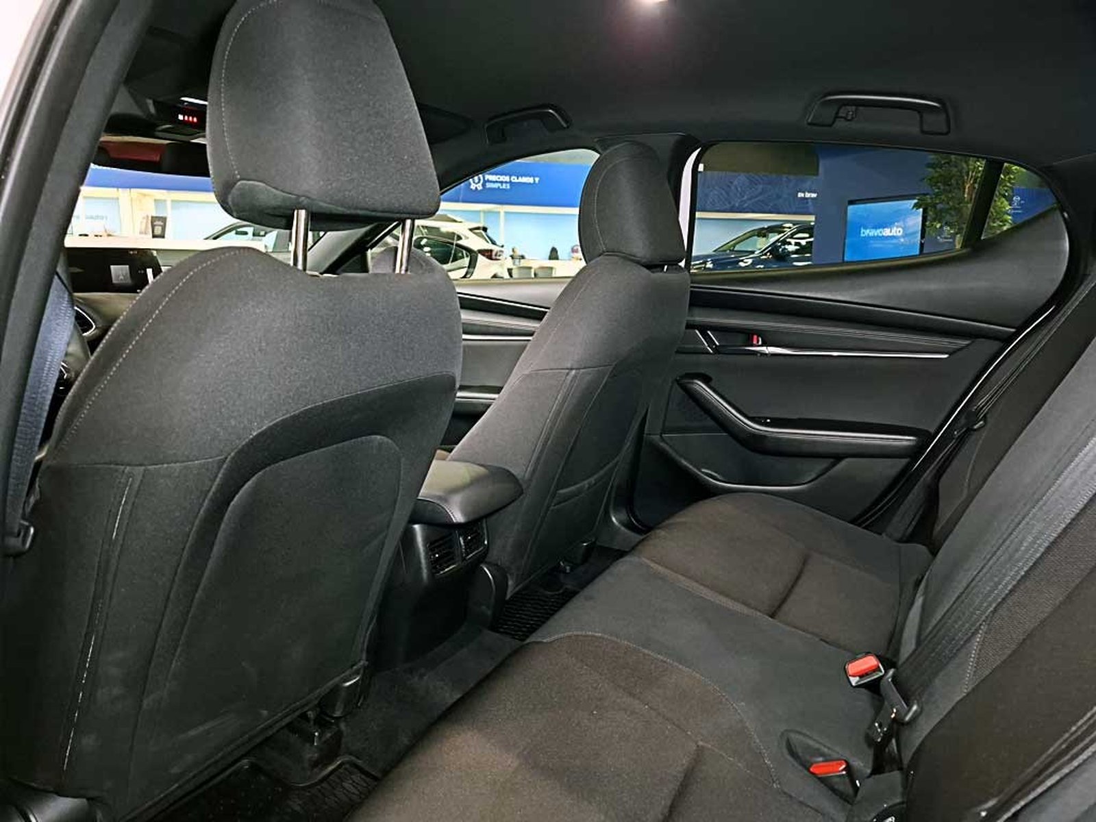 MAZDA 3 SPORT (IN) 2.0 SPORT CORE MT 2025 - Imagen 12 de 20