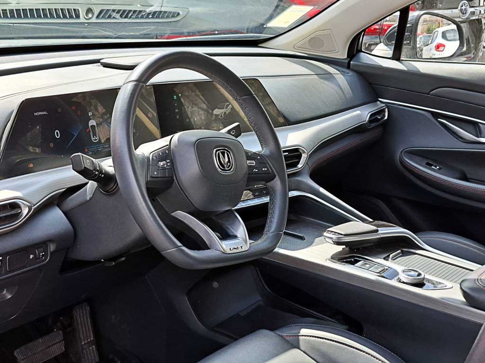 Changan UNI-T 1.5 ELITE AT 2024 - Imagen 11 de 18