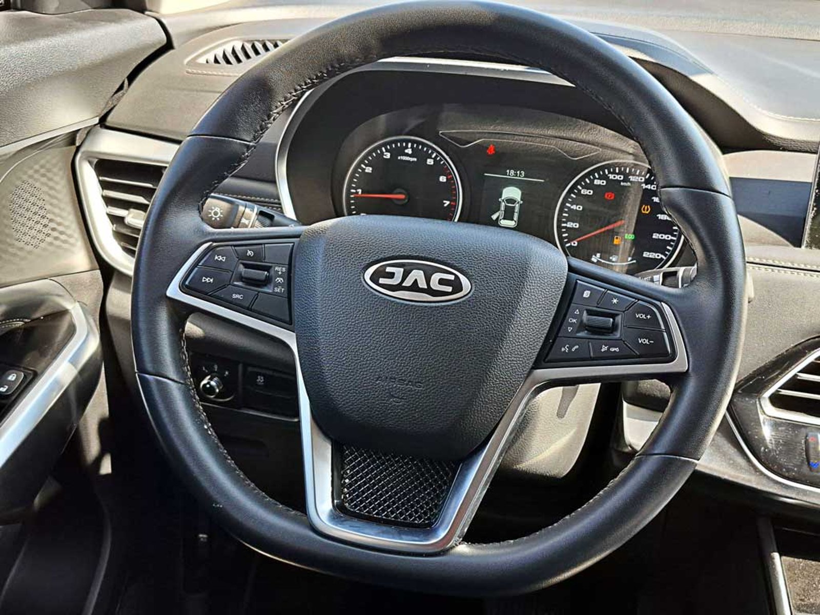 JAC JS8 1.5 LUXURY SE 6 MT 2024 - Imagen 10 de 20
