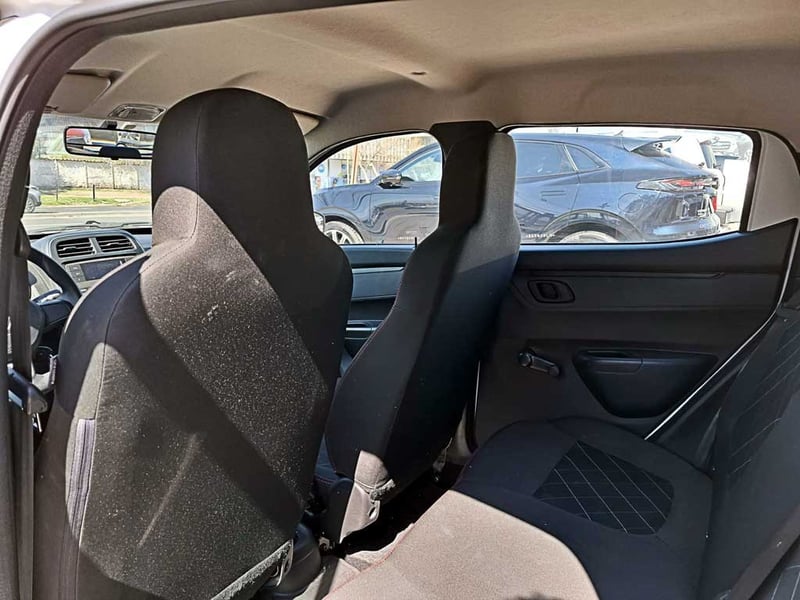 Renault KWID 1.0 HB INTENS MT 2024 - Imagen 19 de 19