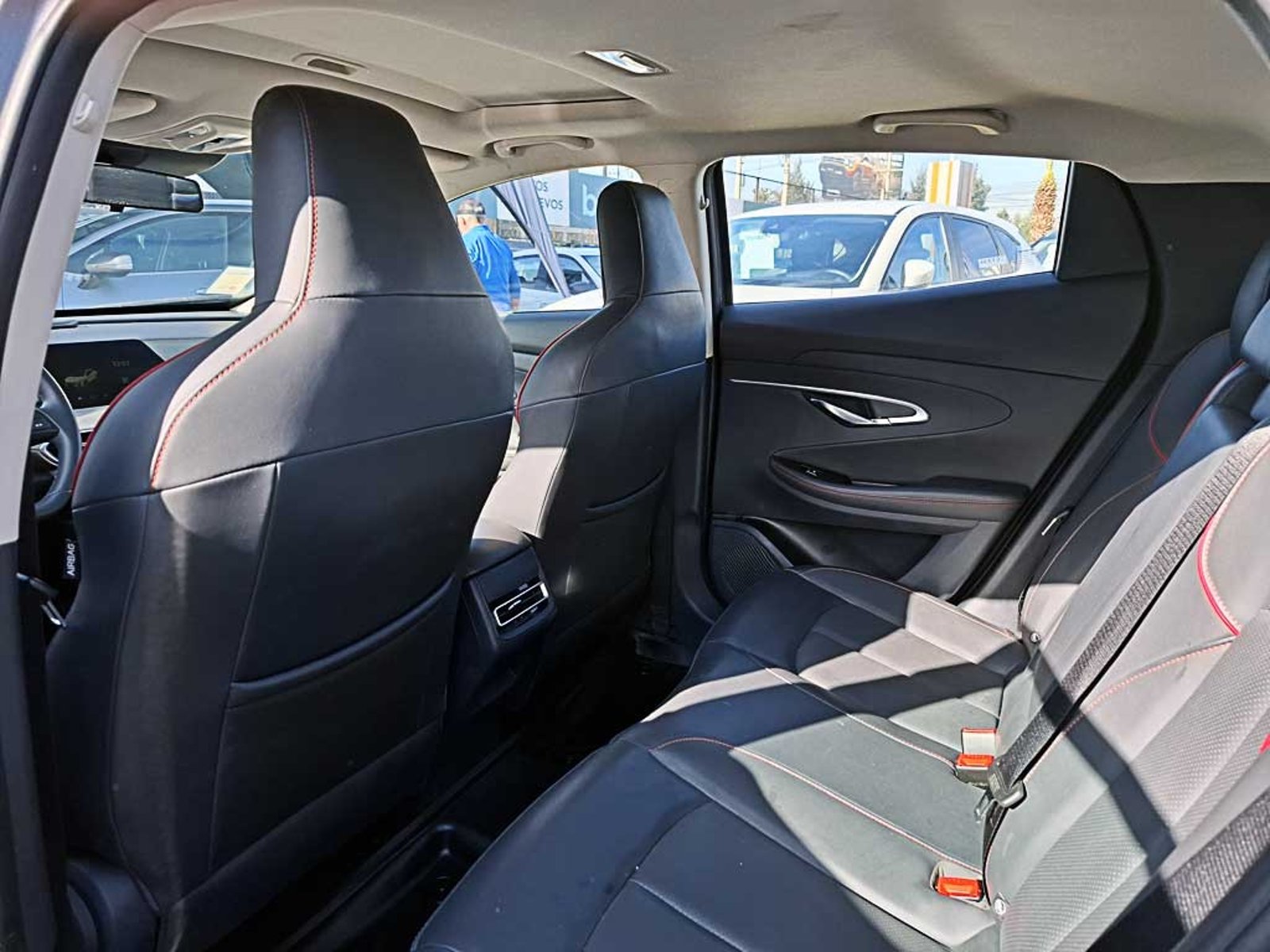 CHANGAN UNI-T (IN) 1.5 Luxury 2024 - Imagen 13 de 19