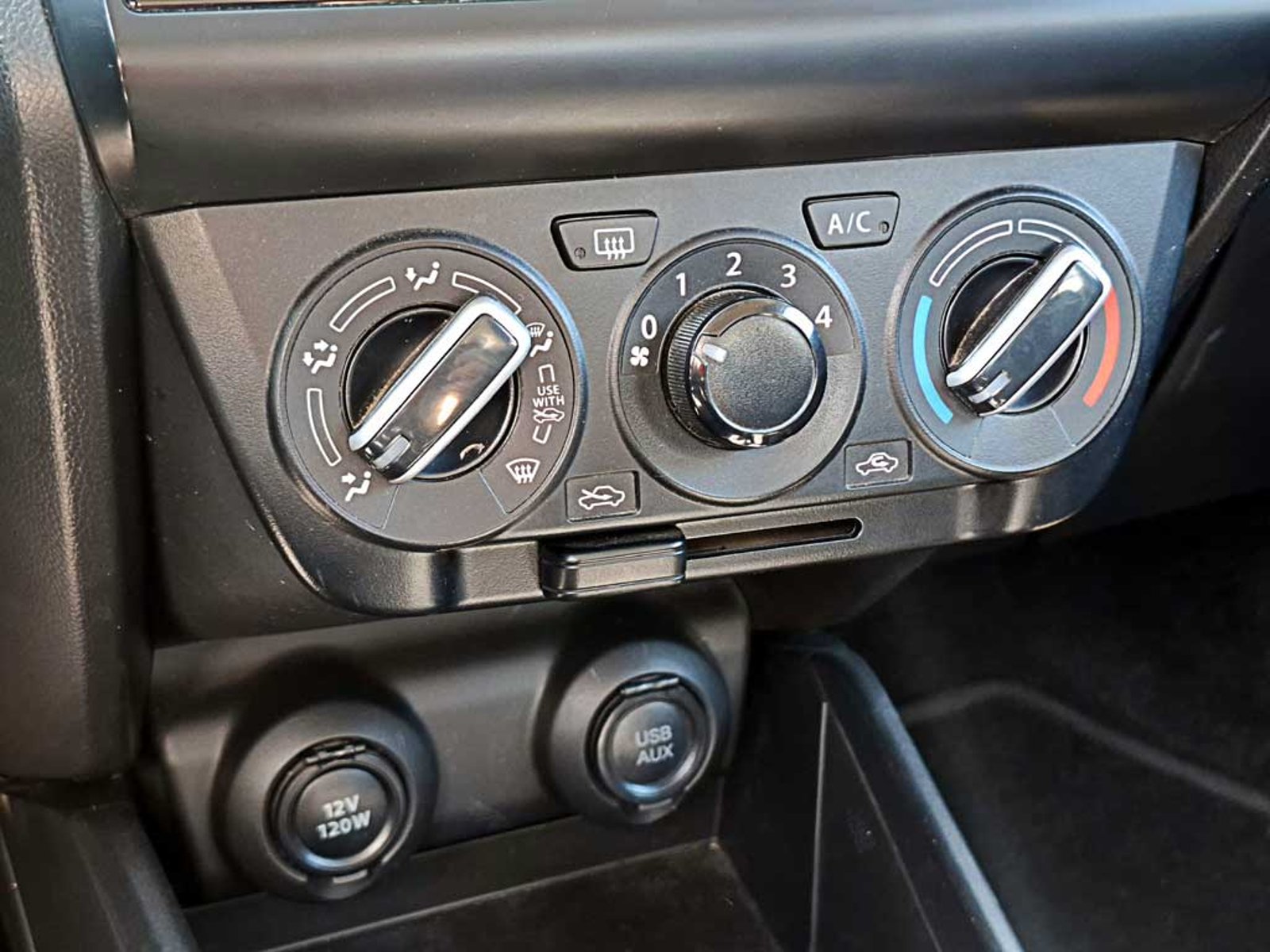 Suzuki DZIRE 1.2 GL SPORT MT 2024 - Imagen 16 de 18