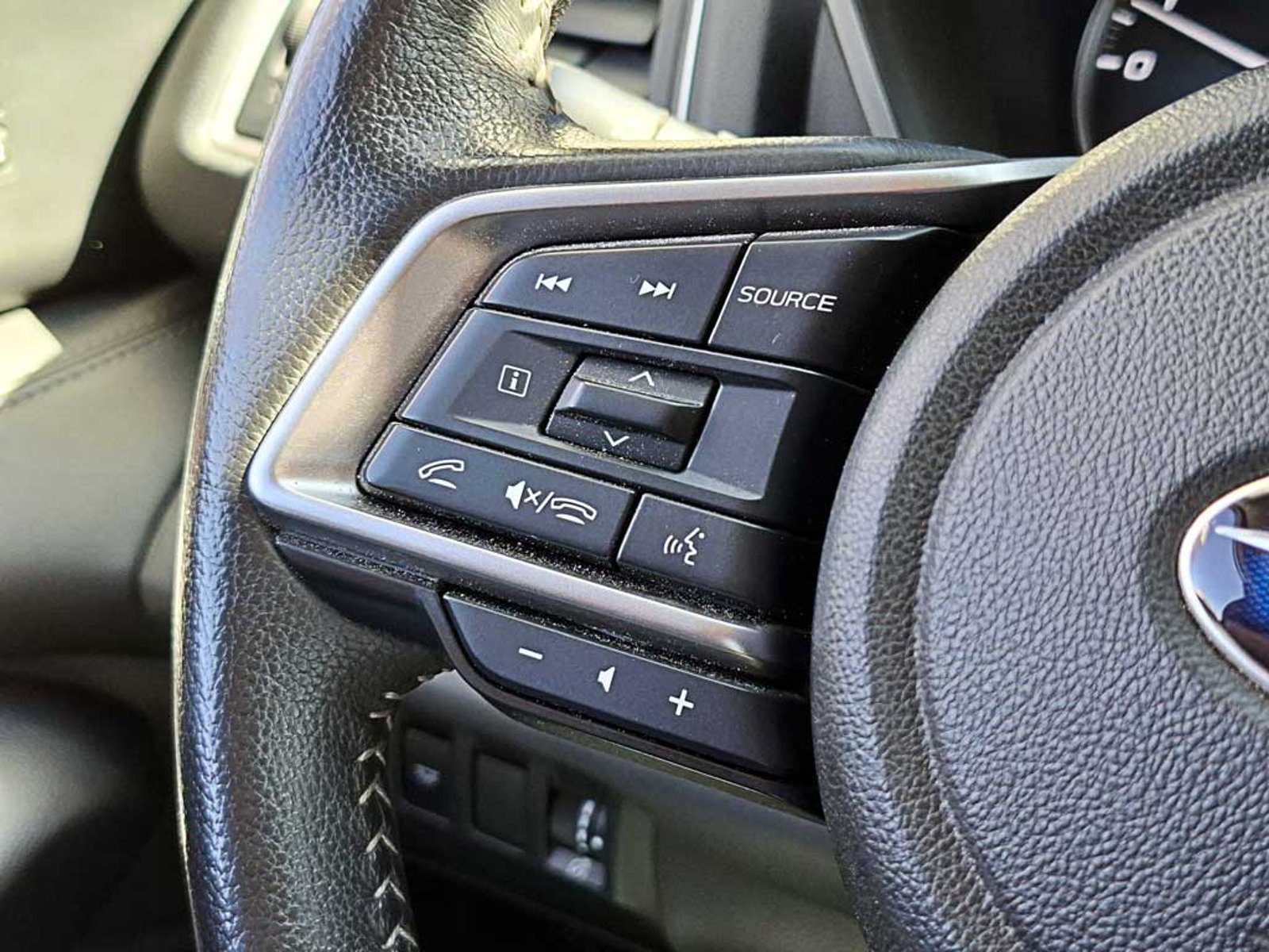 Subaru EVOLTIS 2.4 T LIMITED GARDX AT 4X4 2024 - Imagen 17 de 20