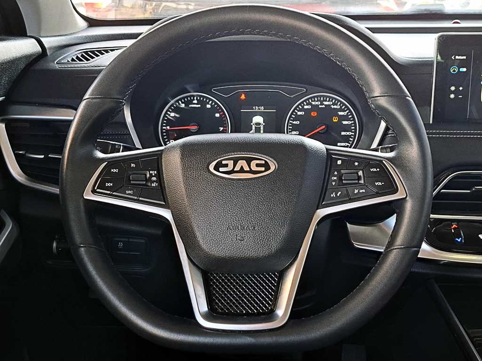 JAC JS8 (IN) 1.5 LUXURY SE 6 MT 2024 - Imagen 15 de 20