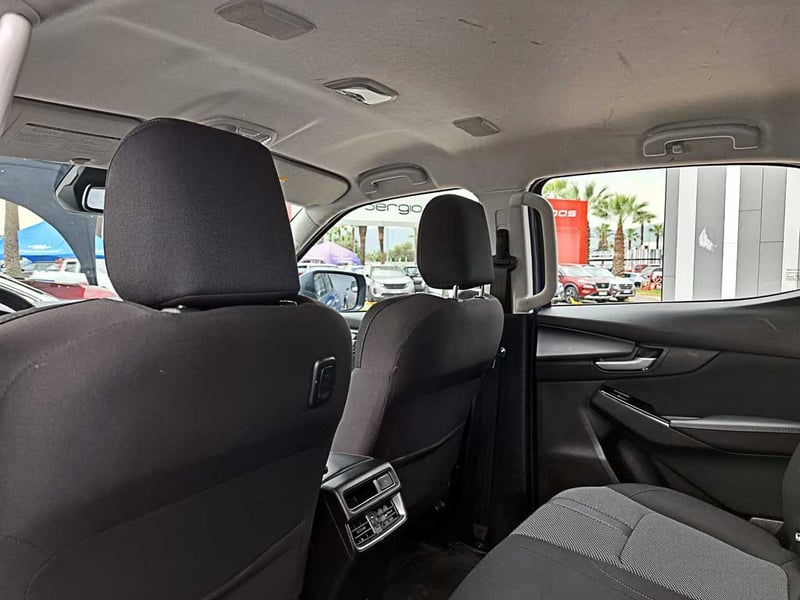 Mazda BT-50 3.0 DC HIGH AT 4X4 DIESEL 2025 - Imagen 16 de 20