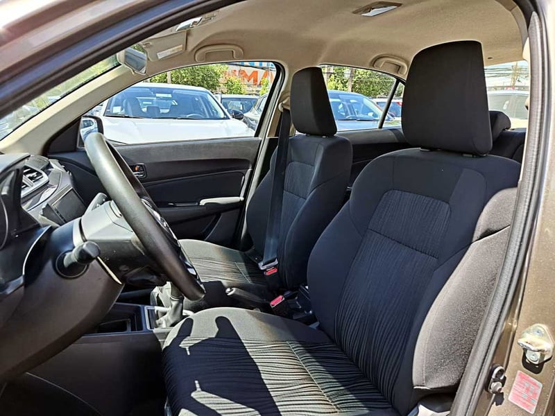 Suzuki DZIRE 1.2 GL MT 2024 - Imagen 14 de 20